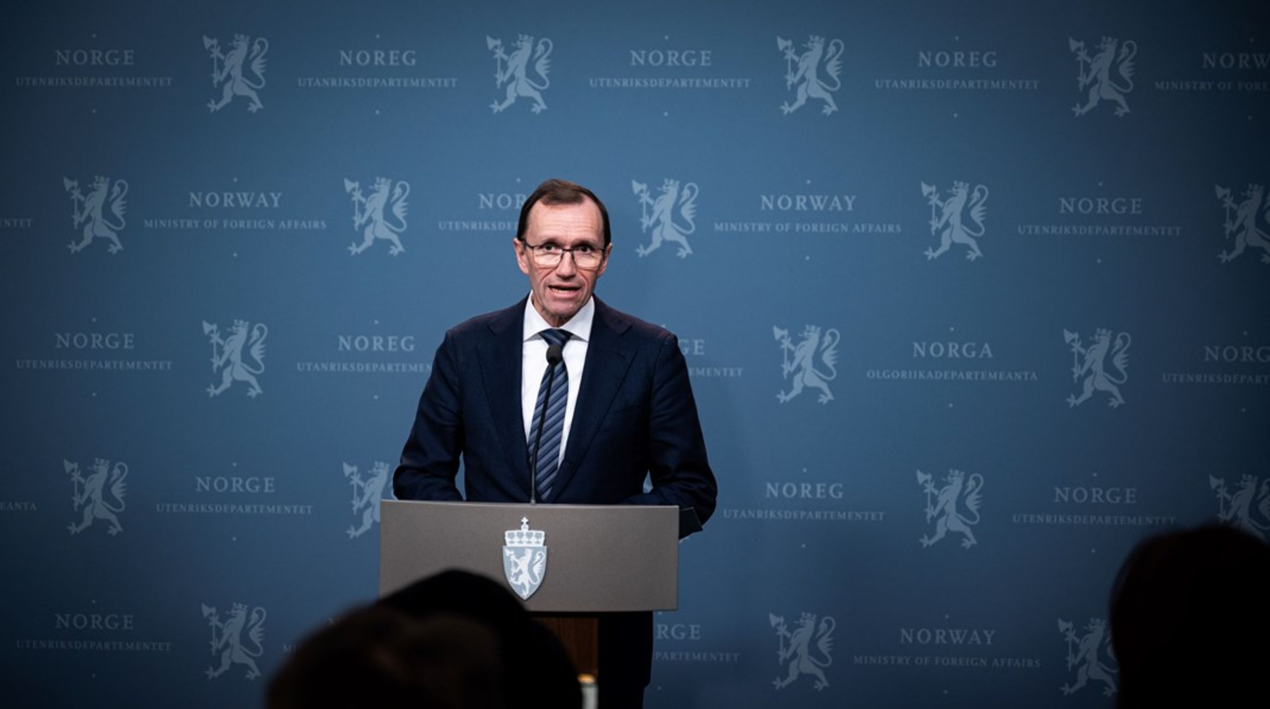 Utenriksminister Espen Barth Eide (Ap) innrømmer og beklager feil håndtering av egen habilitet.