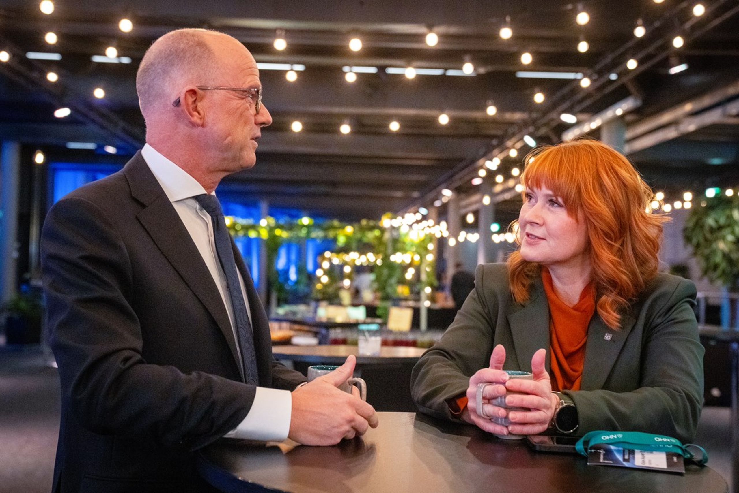 Det var unektelig god stemning mellom LO-leder Kine Asper Vistnes og NHO-direktør Ole Erik Almlid på NHO-konferansen i januar i år.