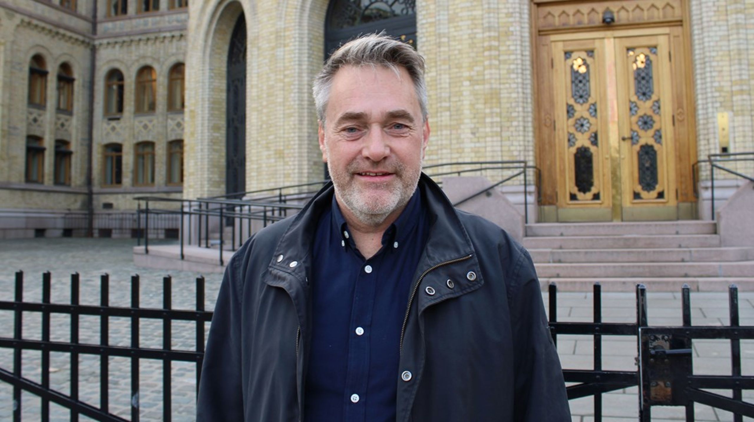 Marius Dalin (MDG) er lege, kirurg og stortingsrepresentant. Han har den siste tiden markert seg som en nøkkelperson å få med seg i spørsmål om helsepolitikk for å sikre flertall på Stortinget.