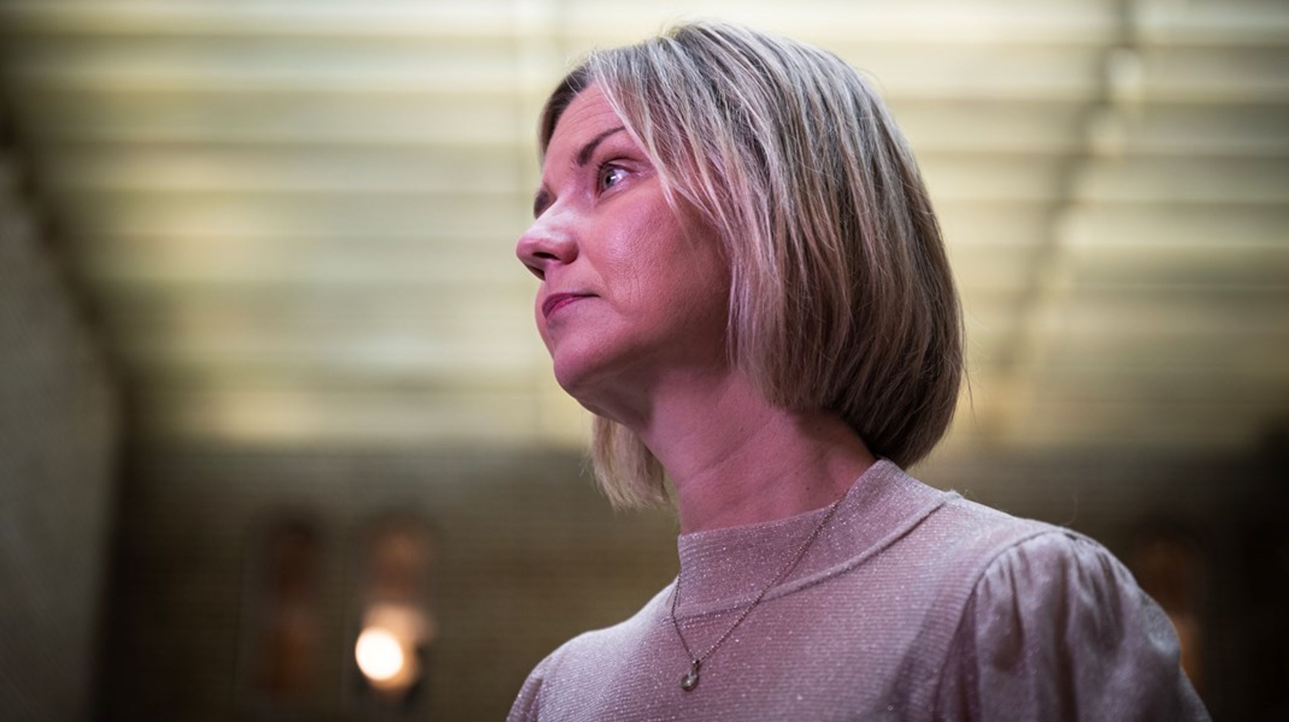 Venstre-leder Guri Melby truer med å trekke partier fra forsvarsforliket dersom ambisjonene i langtidsplanen nedskaleres.