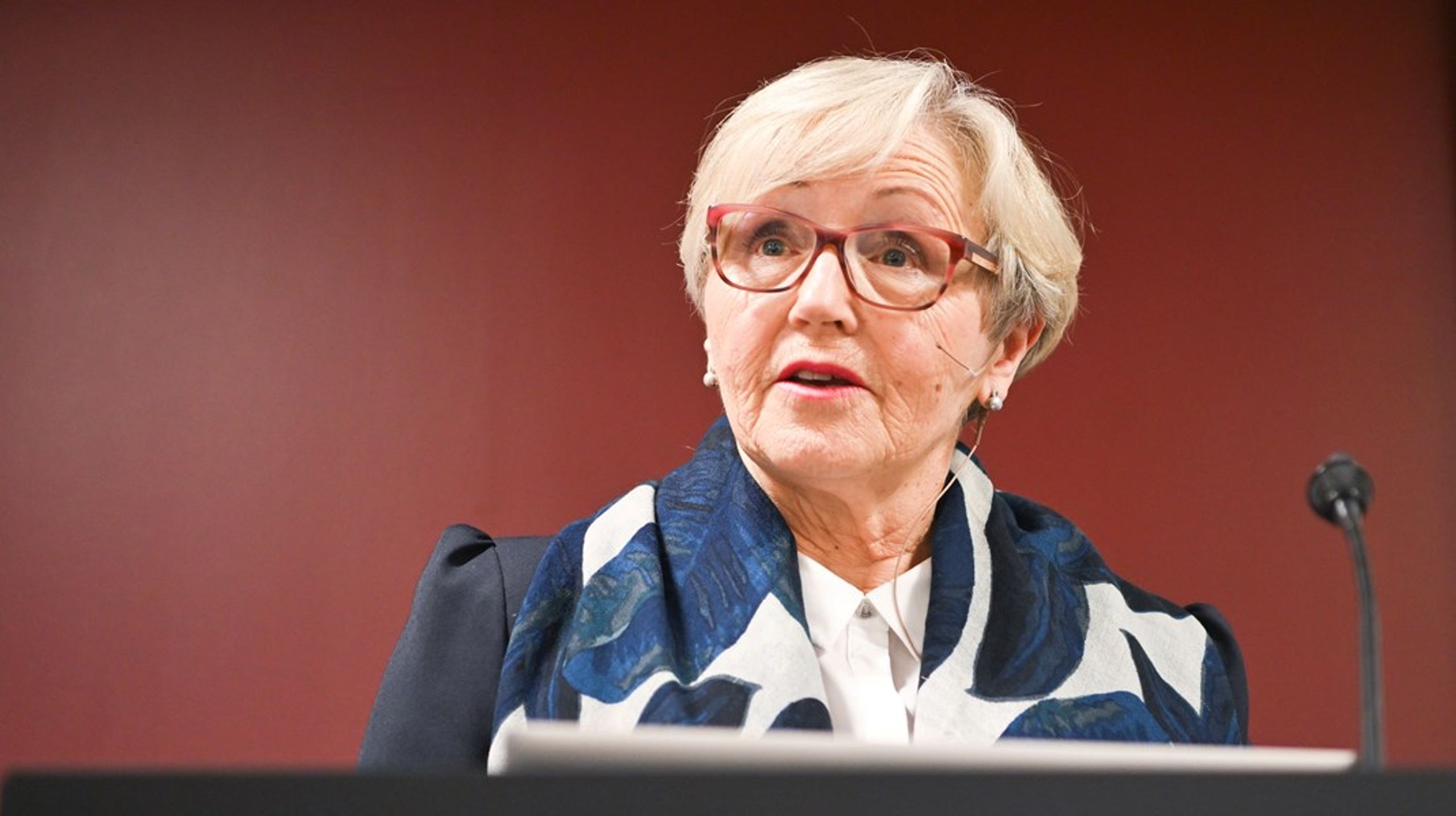 Tidligere Sp-leder Liv Signe Navarsete har bedt om å få slutte som statsforvalter i Vestland. Hun blir i embetet til 1. september 2026.