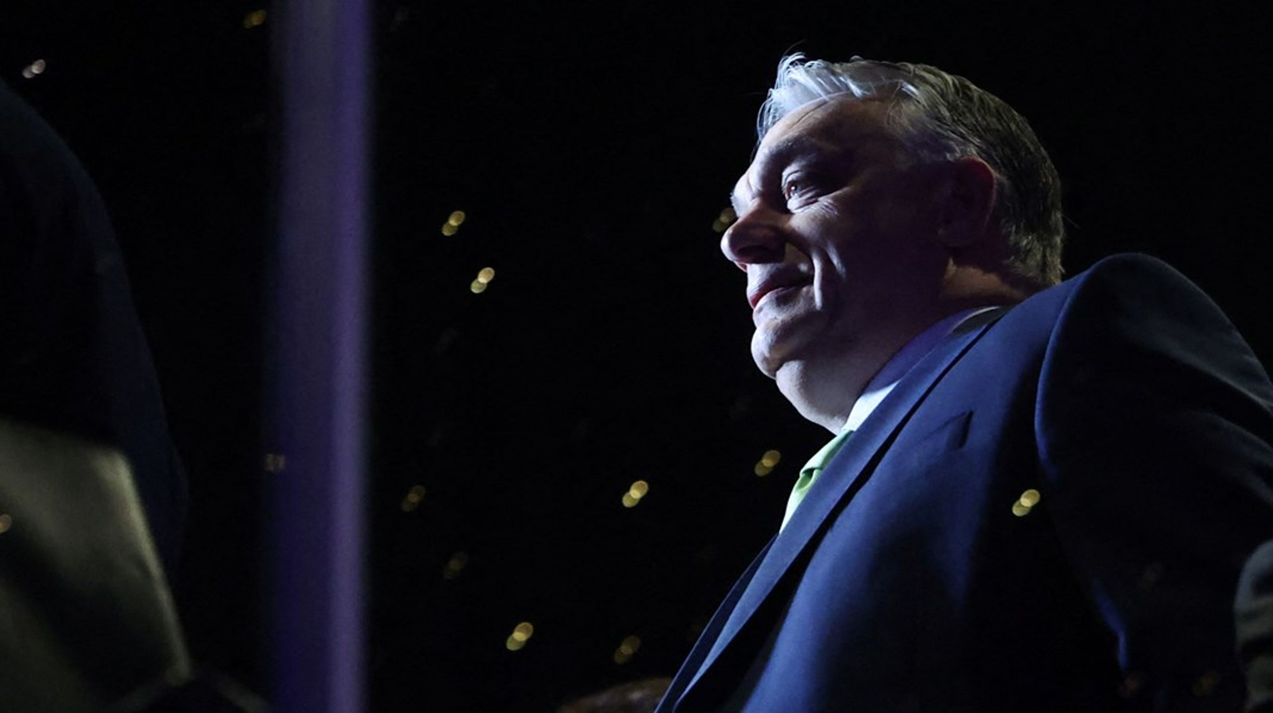 Viktor Orbán beskrev seg selv som den modige tinnsoldaten da han på et EU-møte torsdag holdt fast på å blokkere et sårt tiltrengt lån til Ukraina.&nbsp;