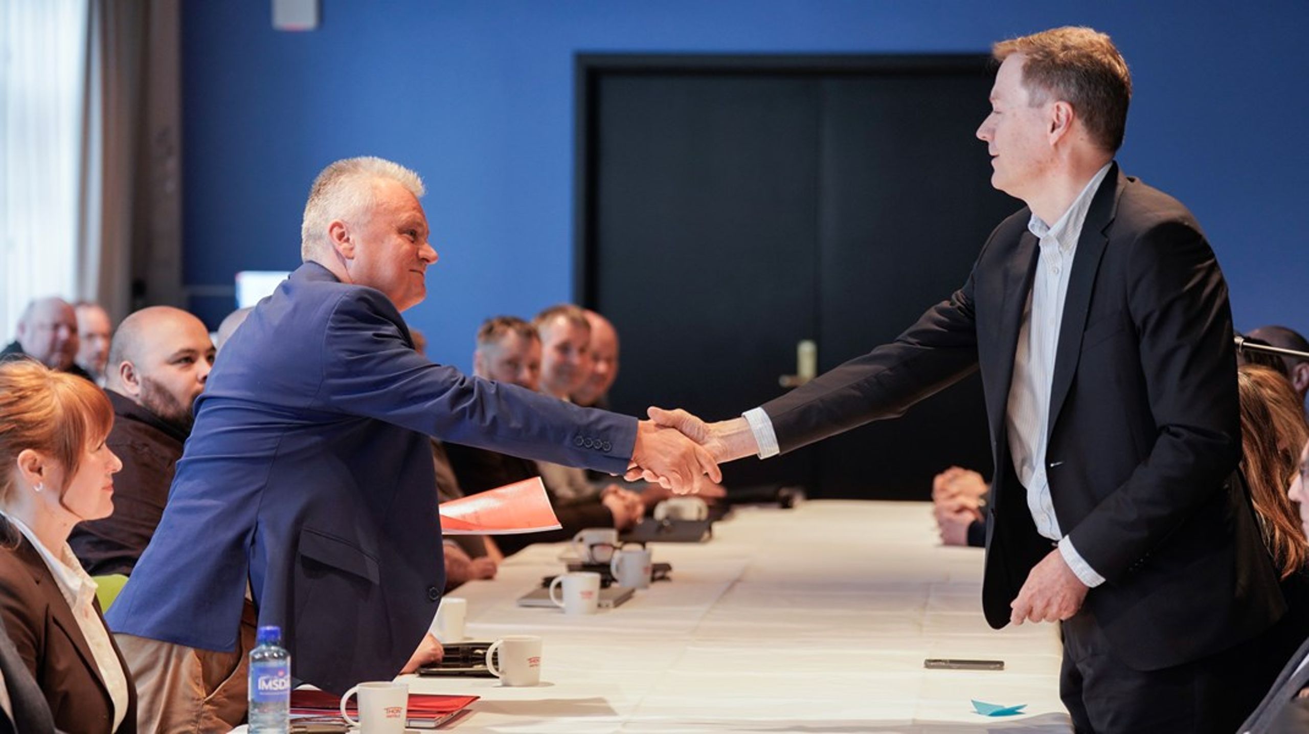 Det blir ikke Jørn Eggum og Knut Sunde som tar hverandre i hånden på mandag, men det blir kravoverrekkelse mellom Fellesforbundet og Norsk Industri.&nbsp;