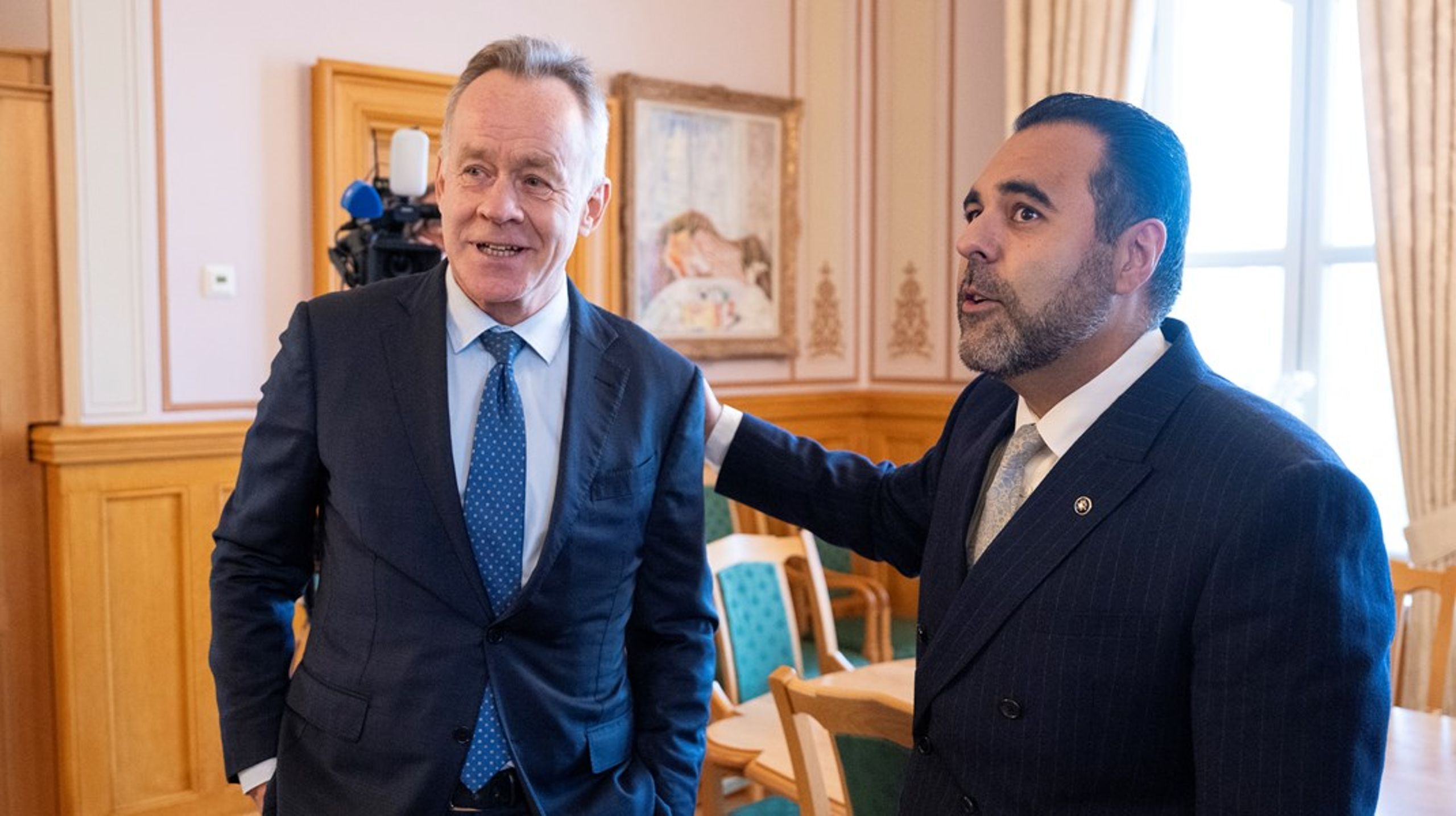 Stortingspresident Masud Gharahkhani presenterte Amund Djuve som kommisjonsleder rett før påske. Tirsdag gjør Stortinget det endelige vedtaket på hvem som skal sitte i kommisjonen.