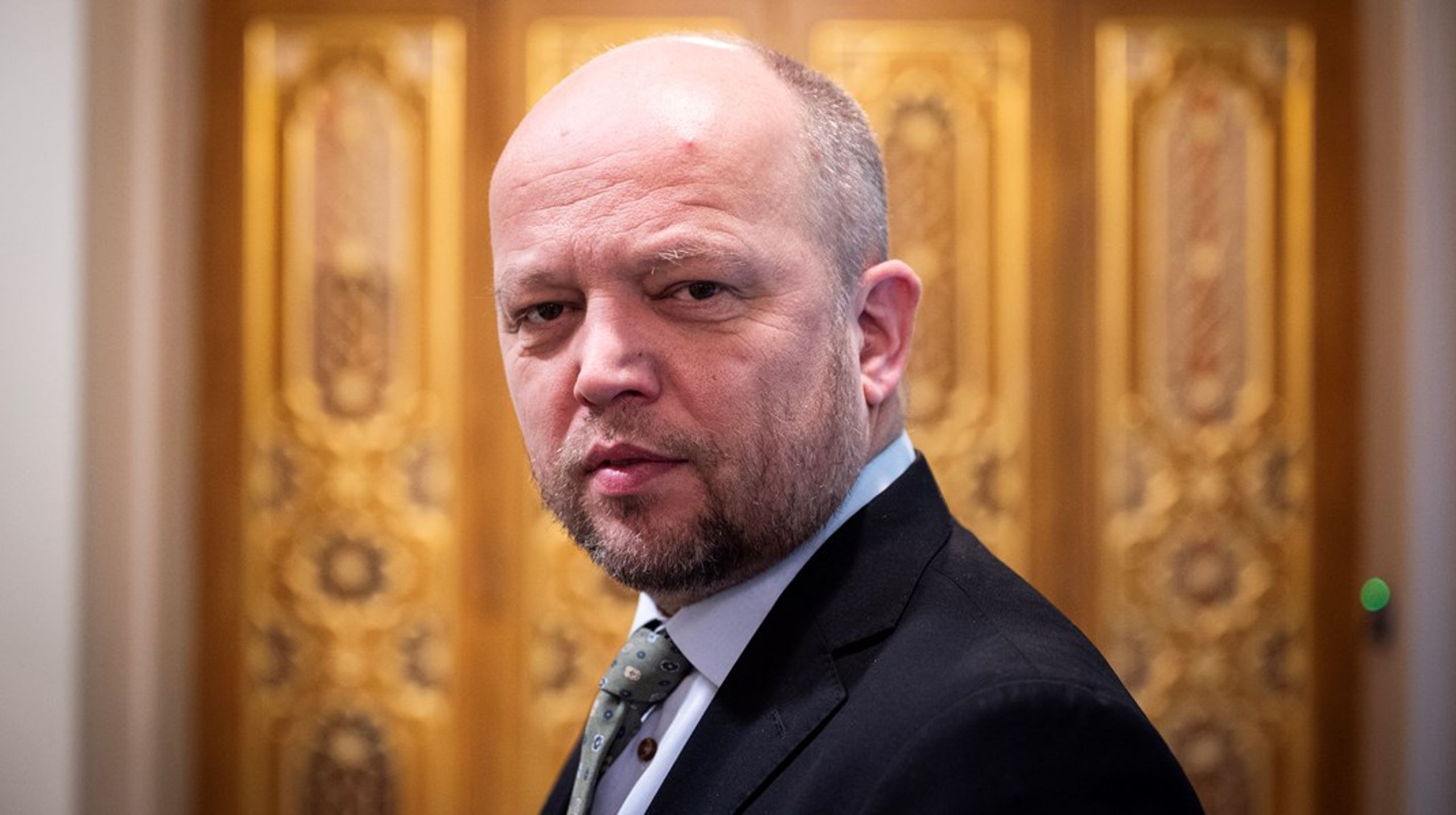 Tidligere finansminister Trygve Slagsvold Vedum (Sp) kan bli kalt inn til ny PST-høring på Stortinget.