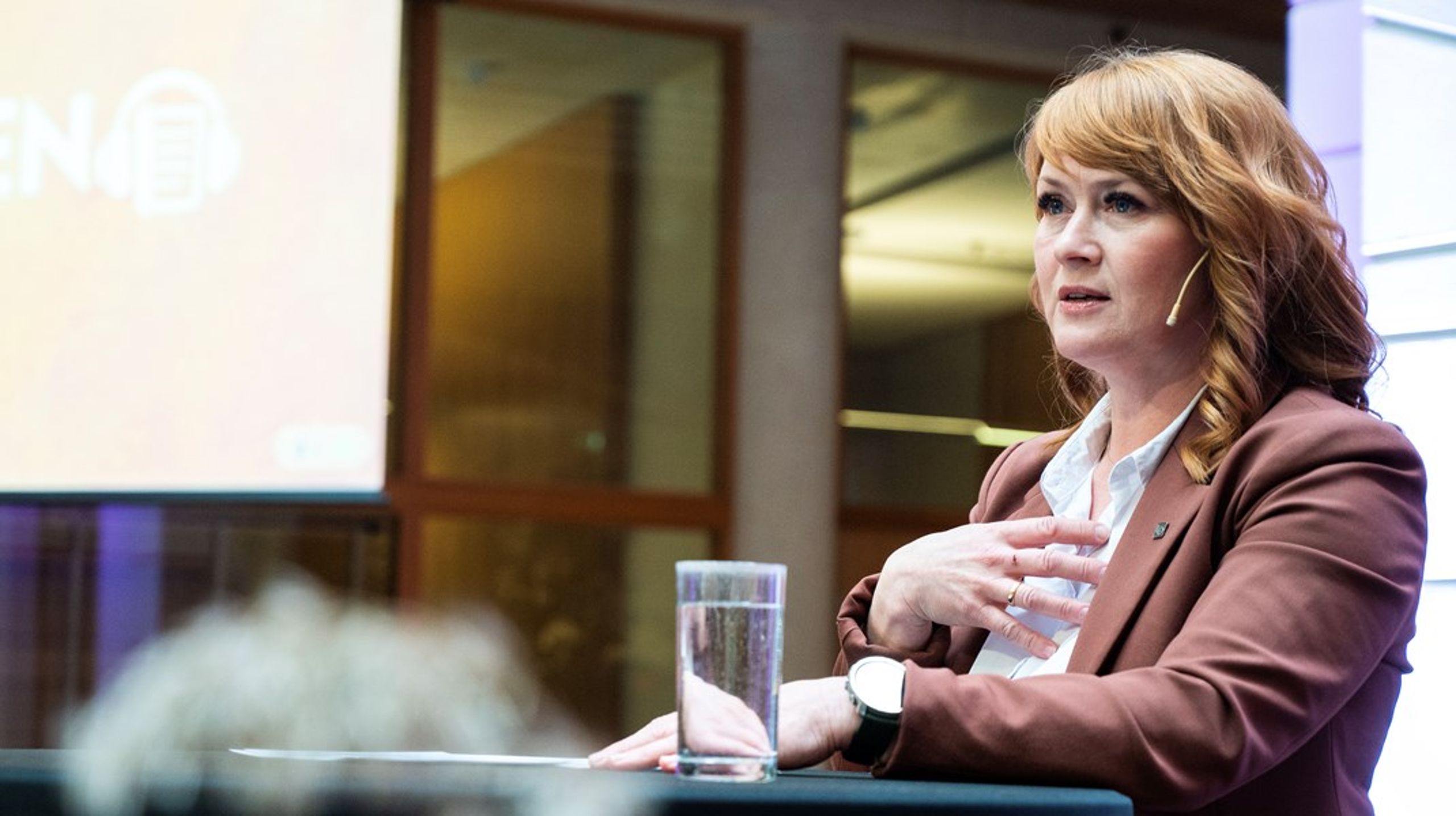 –&nbsp;Jeg husker jeg hadde stor glede av å kunne fordype meg i bøkene på egne hånd. Da eide jeg historiene selv, og det ga en helt egen frihetsfølese for meg, sier LO-leder Kine Asper Vistnes.