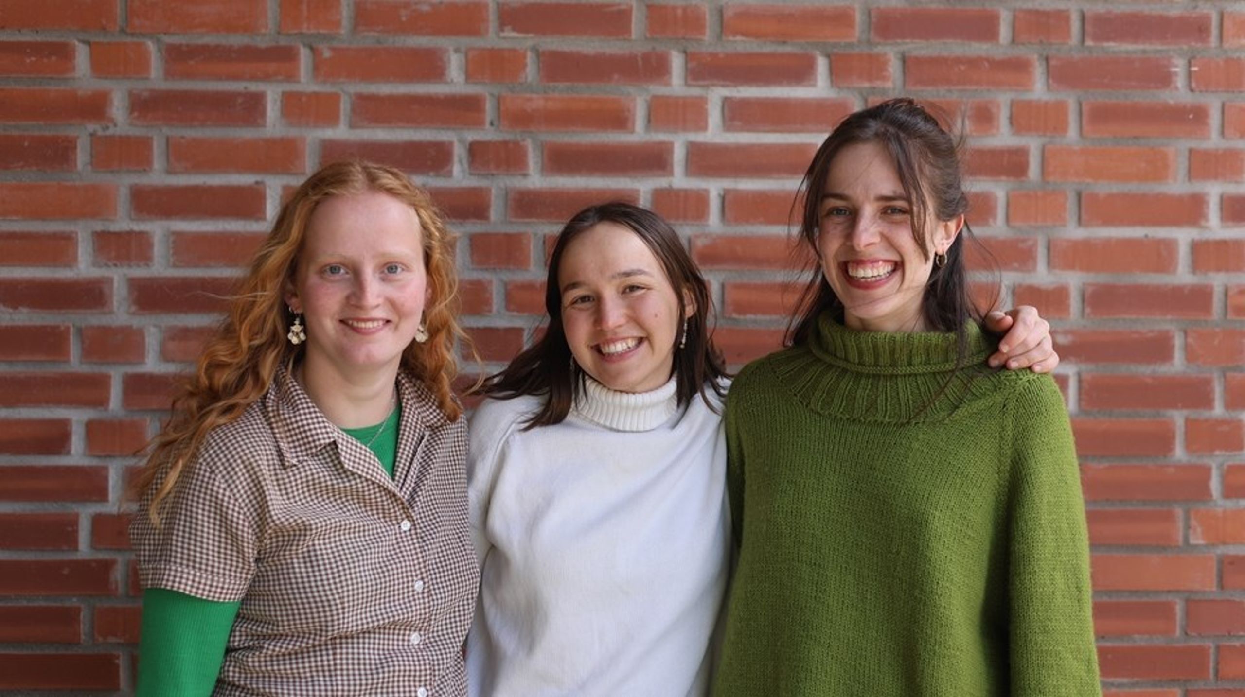 Spire-leder Thea Birgitte Erfjord (i midten) får med seg Filippa Hirsch Steffens (t.v) og Inga Myrene Nørstebø som nye nestledere.