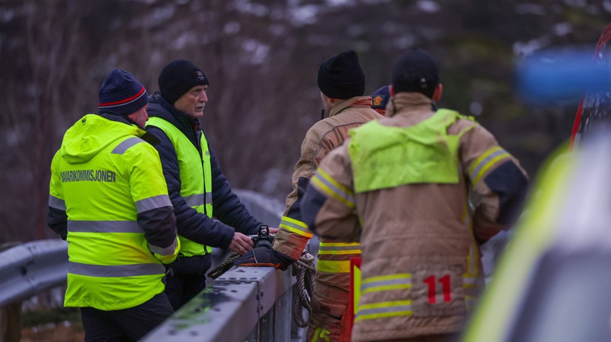 Statens havarikommisjon gjorde undersøkelser på ulykkesstedet da en buss kjørte av veien i Hadsel og tre personer omkom i 2024.
