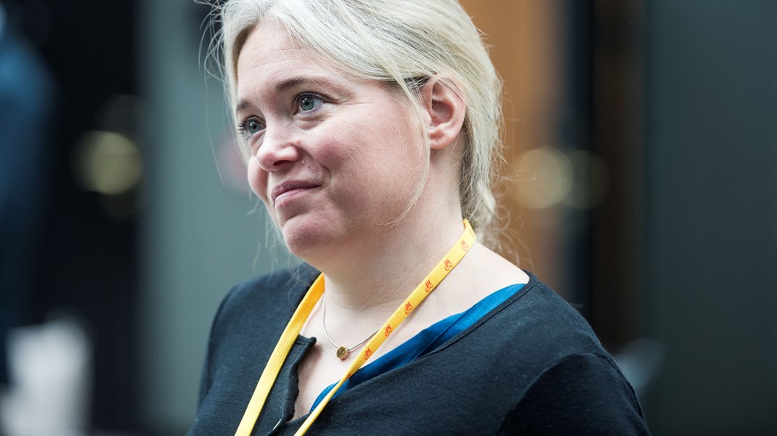 Politisk kommentator i NRK, Tone Sofie Aglen, skal delta på Forsvarets sjefskurs.