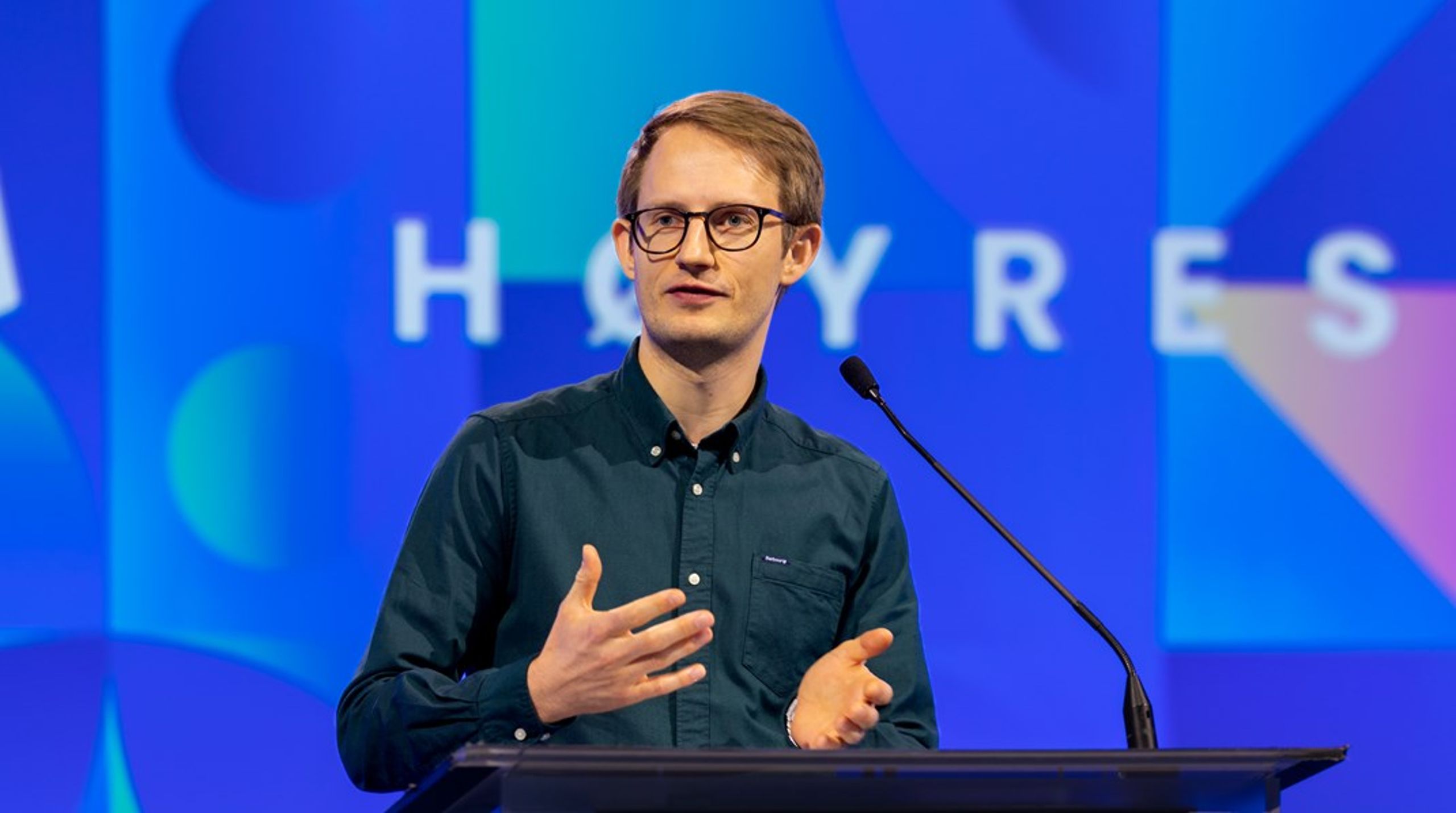 Høyres Aleksander Stokkebø er fornøyd med at det blir en stortingsmelding, men er redd for at meldingen kan brukes som trenering.