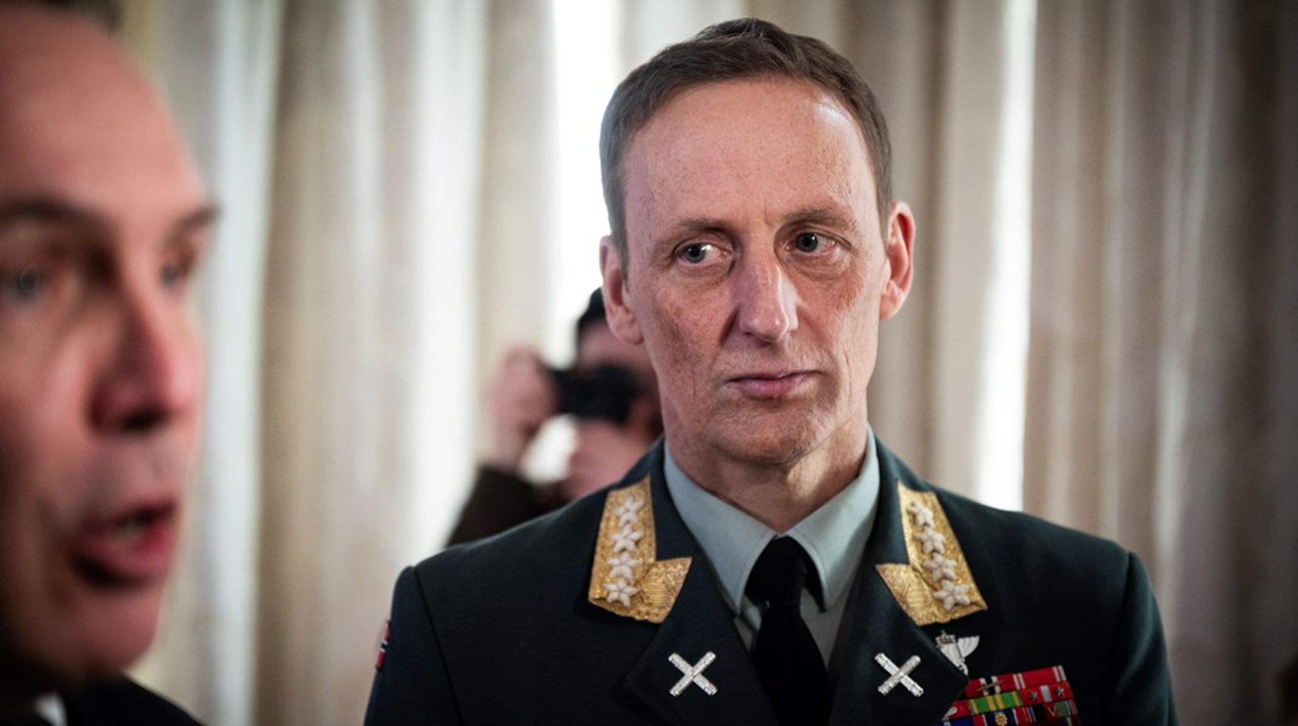 Forsvarssjef Eirik Kristoffersen har svart på kritikken fra fem arbeidstakerorganisasjoner.