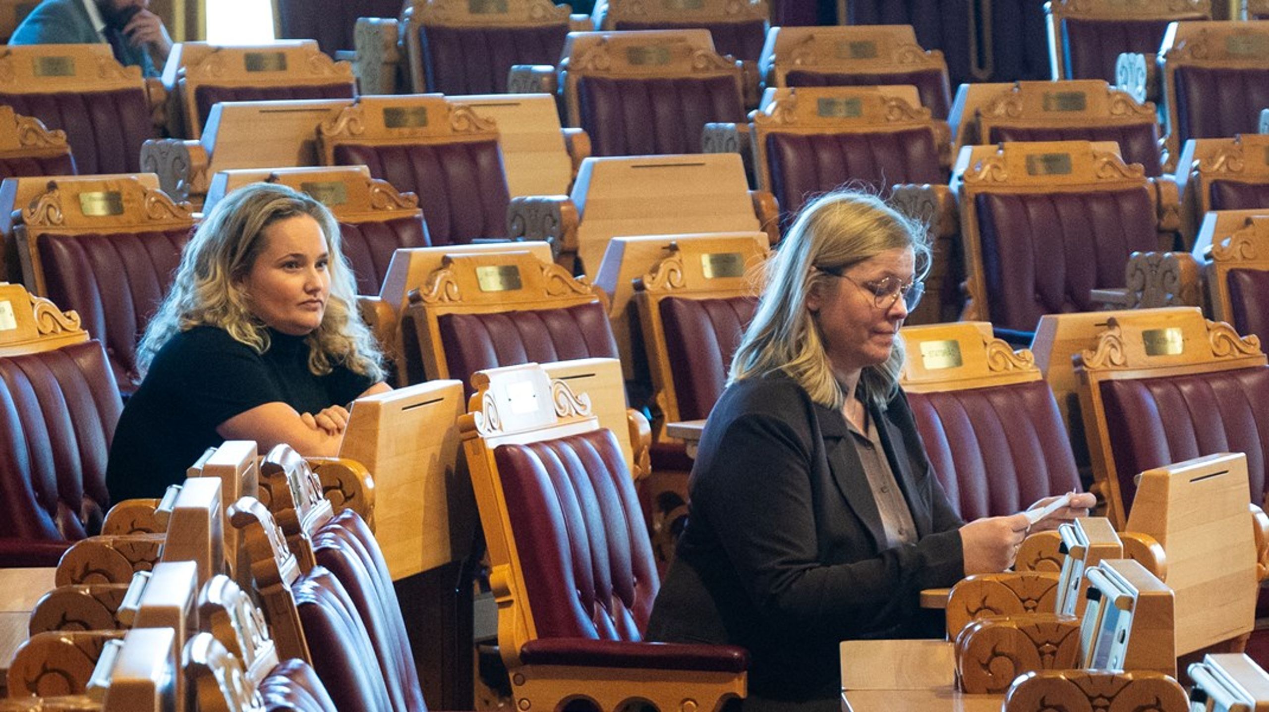 Amalie Gunnufsen (H) utfordret arbeidsminister Kjersti Stenseng (Ap) i en interpellasjon om den høy ledigheten blant nyutdannede med mastergrad.
