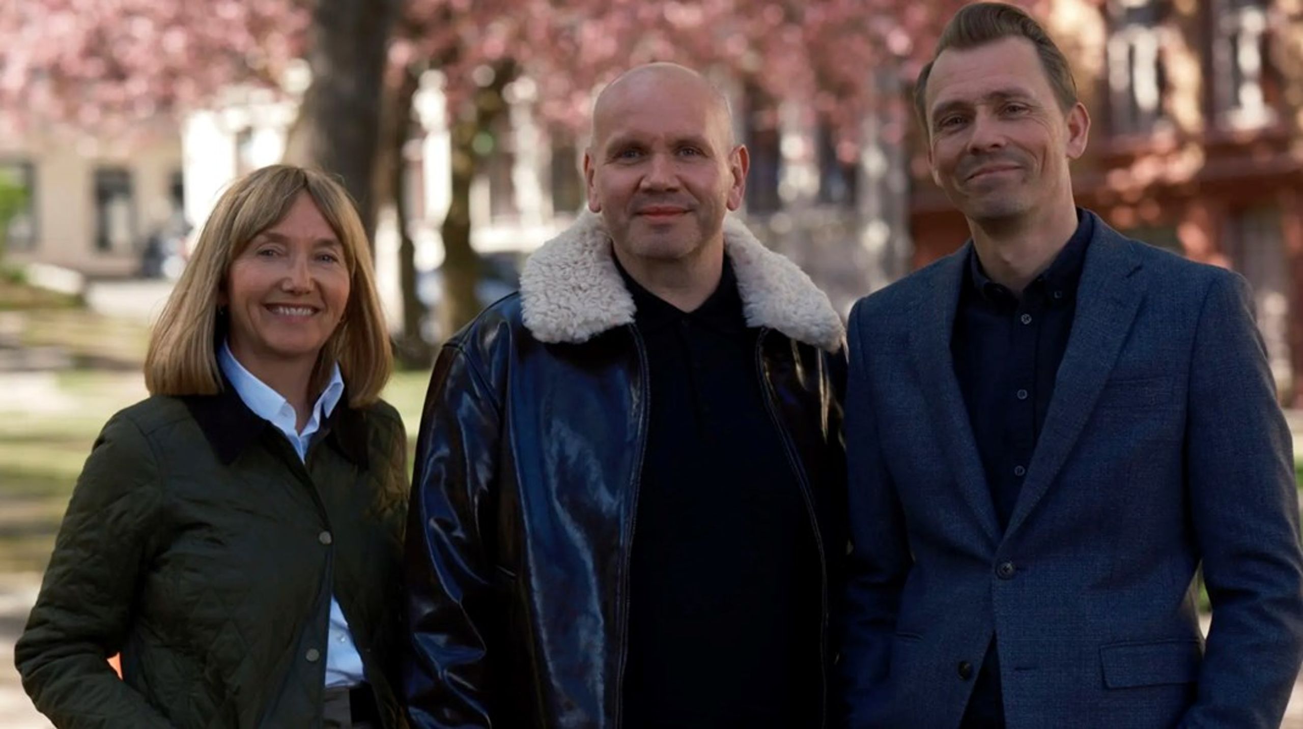 Fra venstre: Trigger-sjef Bente Kvam Kristoffersen, Kristian Fosse Fjellanger og leder for politikk og samfunn-avdelingen i Trigger, Geir Malmedal.&nbsp;