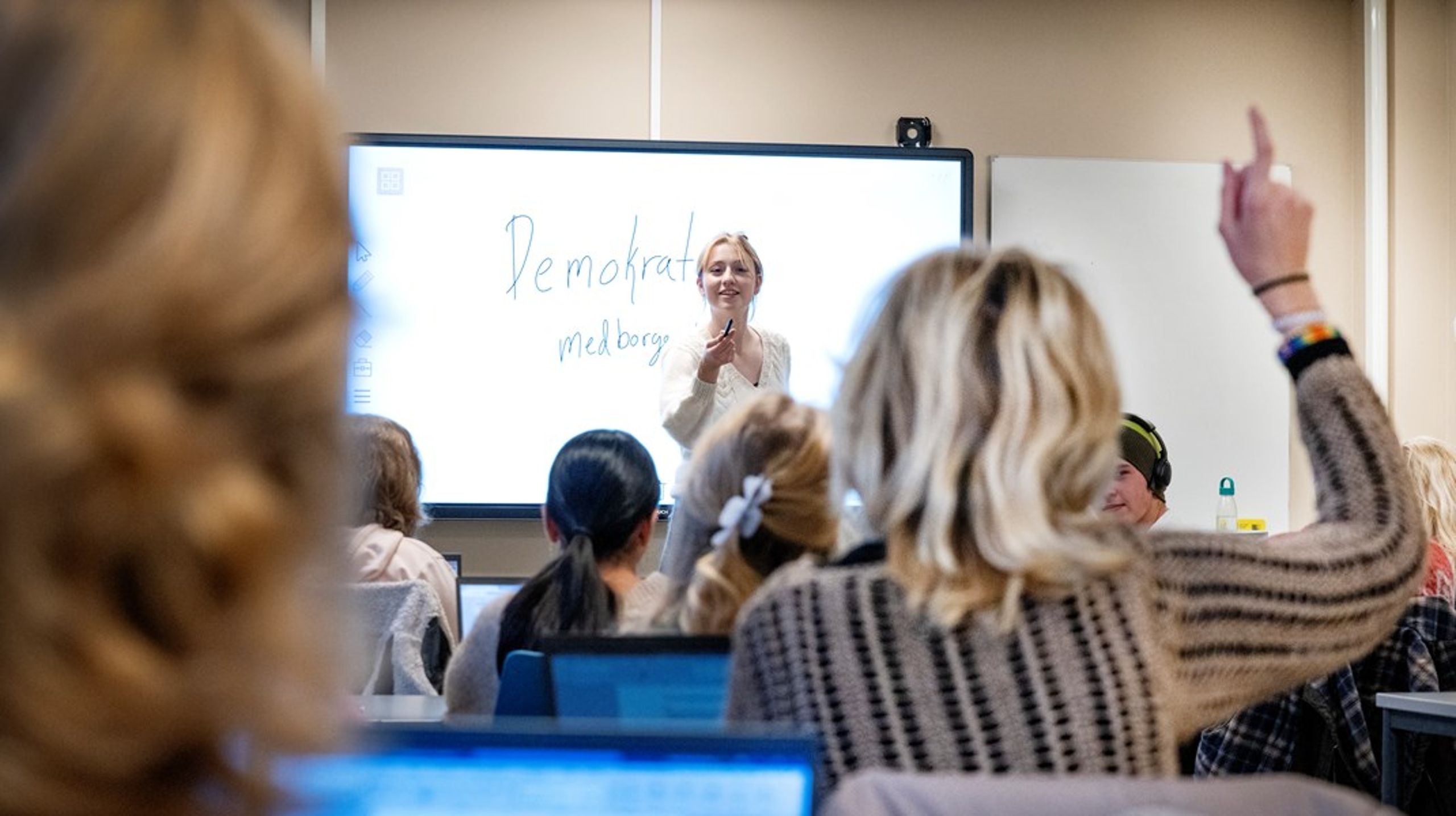 Flere aktører reagerer etter at flertallet i utdannings- og forskningskomiteen gikk inn for å etablere et nasjonalt individregister over norske skoleelever. <br>