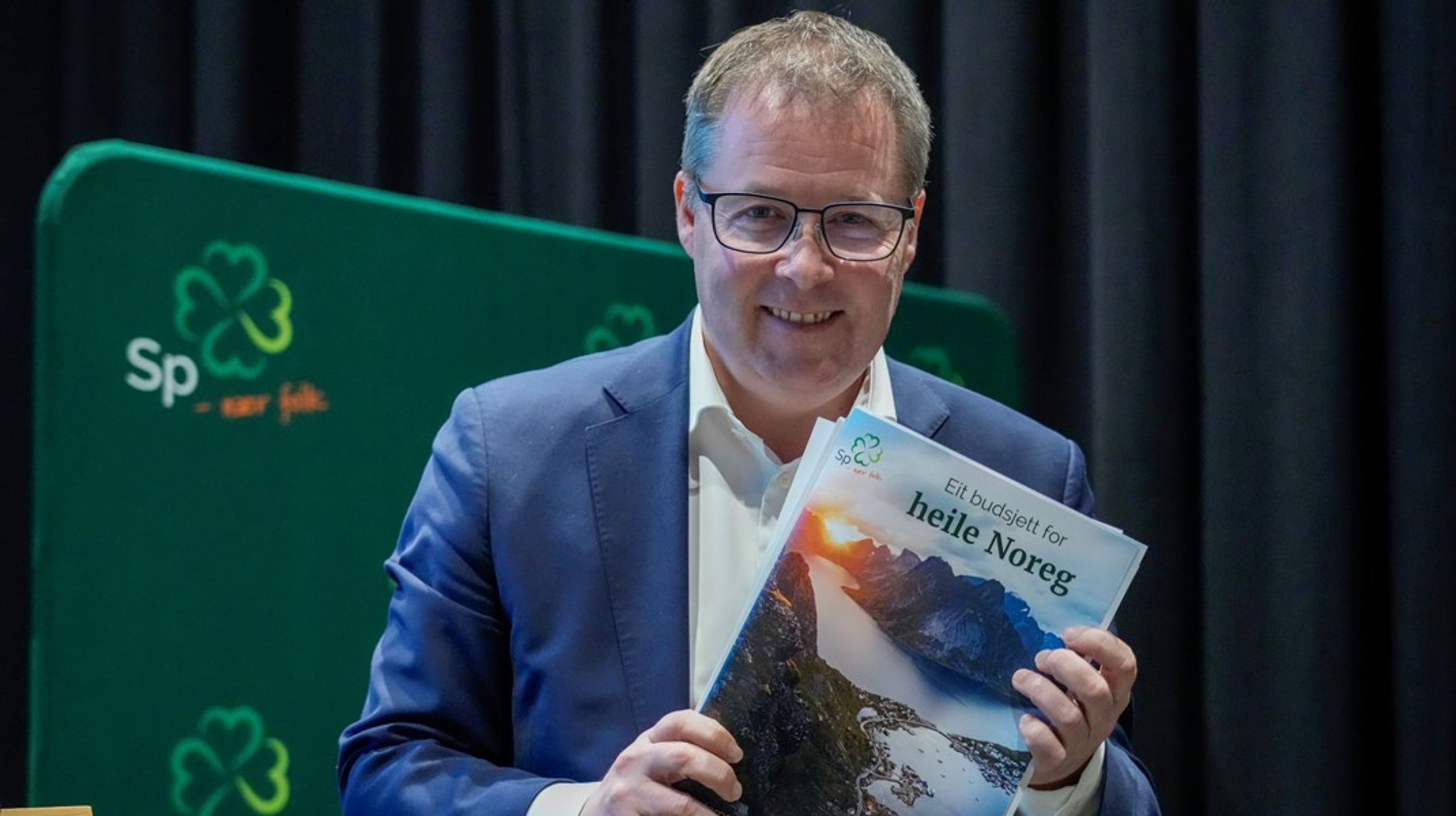 Finanspolitisk talsperson i Senterpartiet, Bjørn Arild Gram, la frem Sps alternative budsjett på Gardermoen tirsdag.&nbsp;