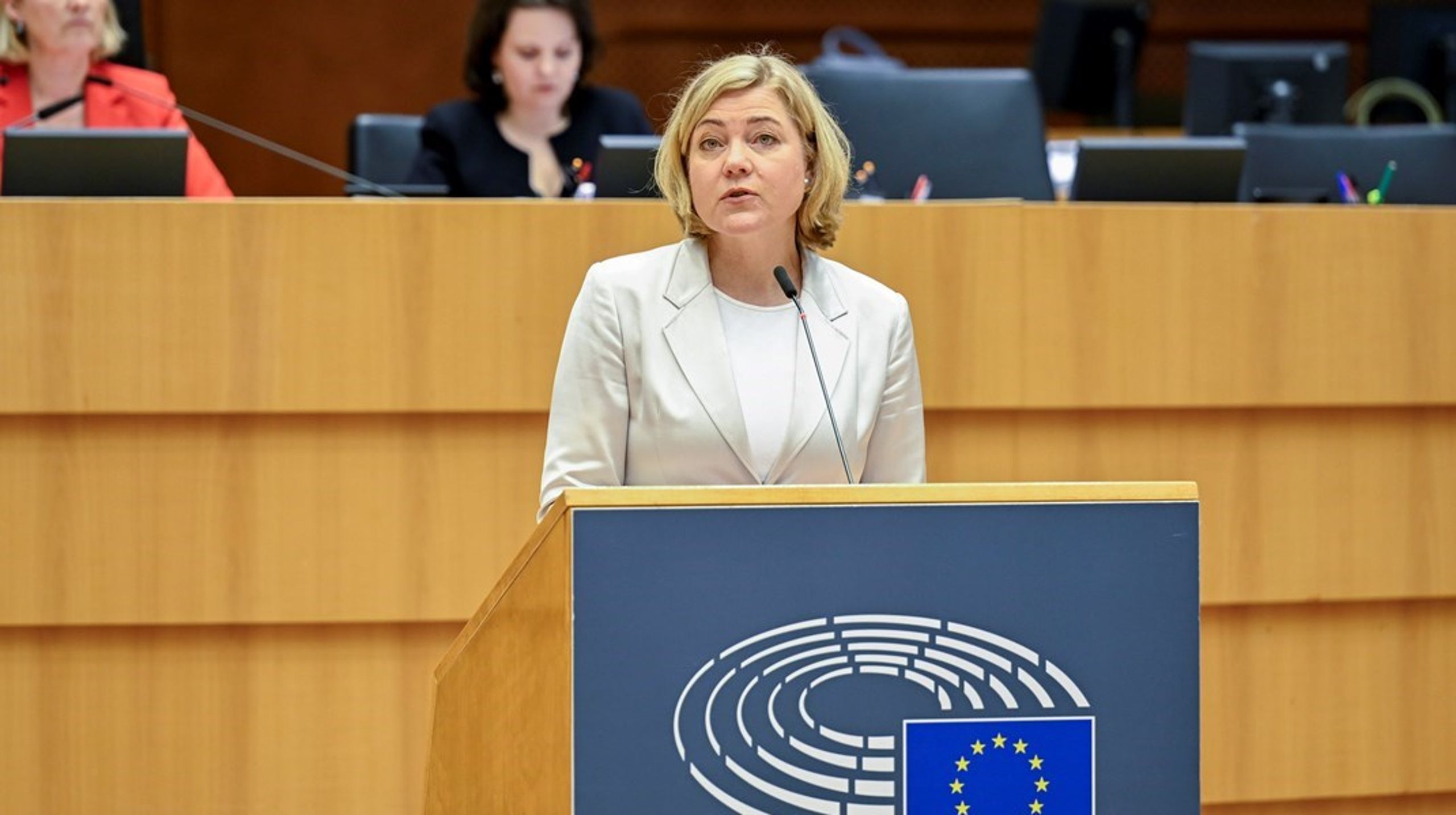 Nå har EU-kommisjonens visepresident for digitalisering, Henna Virkkunen, fått grønt lys til å gå videre i forhandlingene om en cybersikkerhetslov, som skal forhindre overgrep på nett.&nbsp;