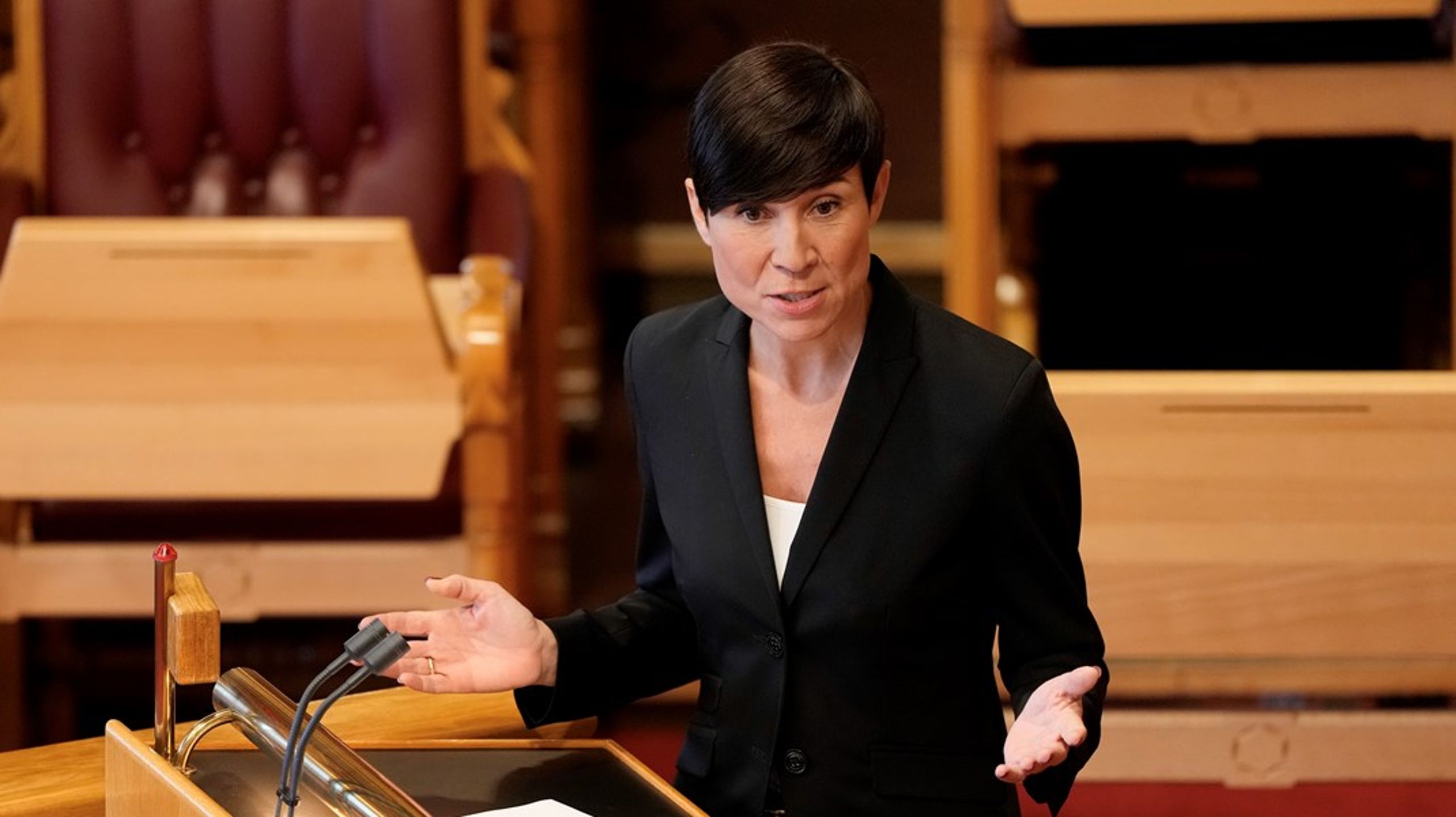 Ine Eriksen Søreide angrep Espen Barth Eide for&nbsp;«lite troverdige» forklaringer om energirettsakter&nbsp;under Stortingets EØS-debatt forrige uke.