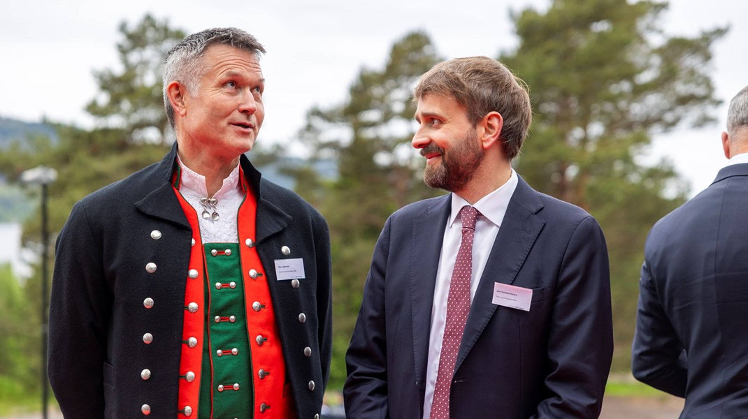 Direktør i Helse Møre og Romsdal, Olav Terje Lødemel, får dekt pendling fra Voss til Ålesund.&nbsp;Han tjener en halv million mer enn helseminister Jan Christian Vestre.