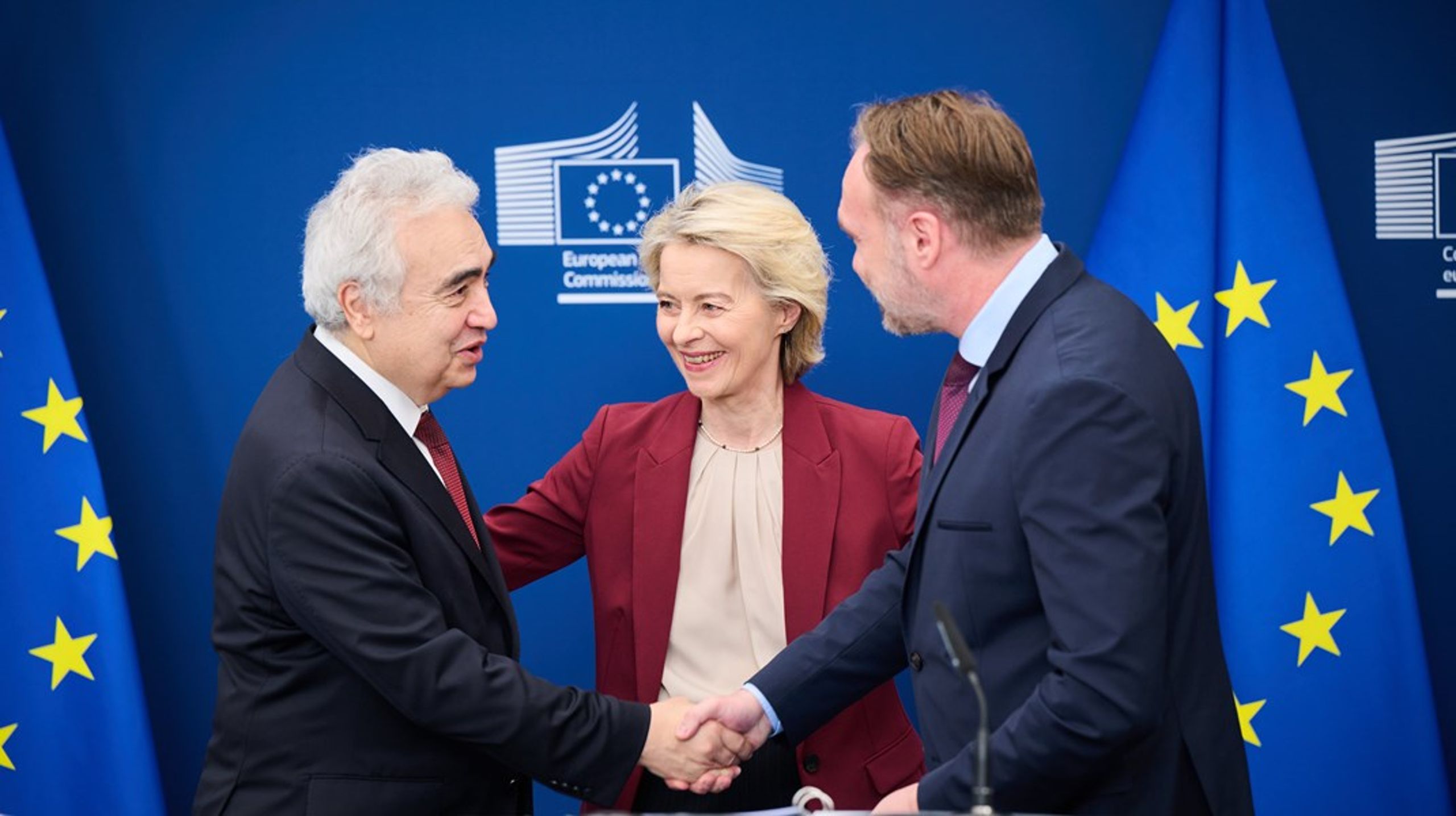 <div>Det var store smil og lettelse blant Fatih Birol, Ursula von der Leyen og Dan Jørgensen etter enigheten om rammeverket for en utfasing av russisk gass.</div>