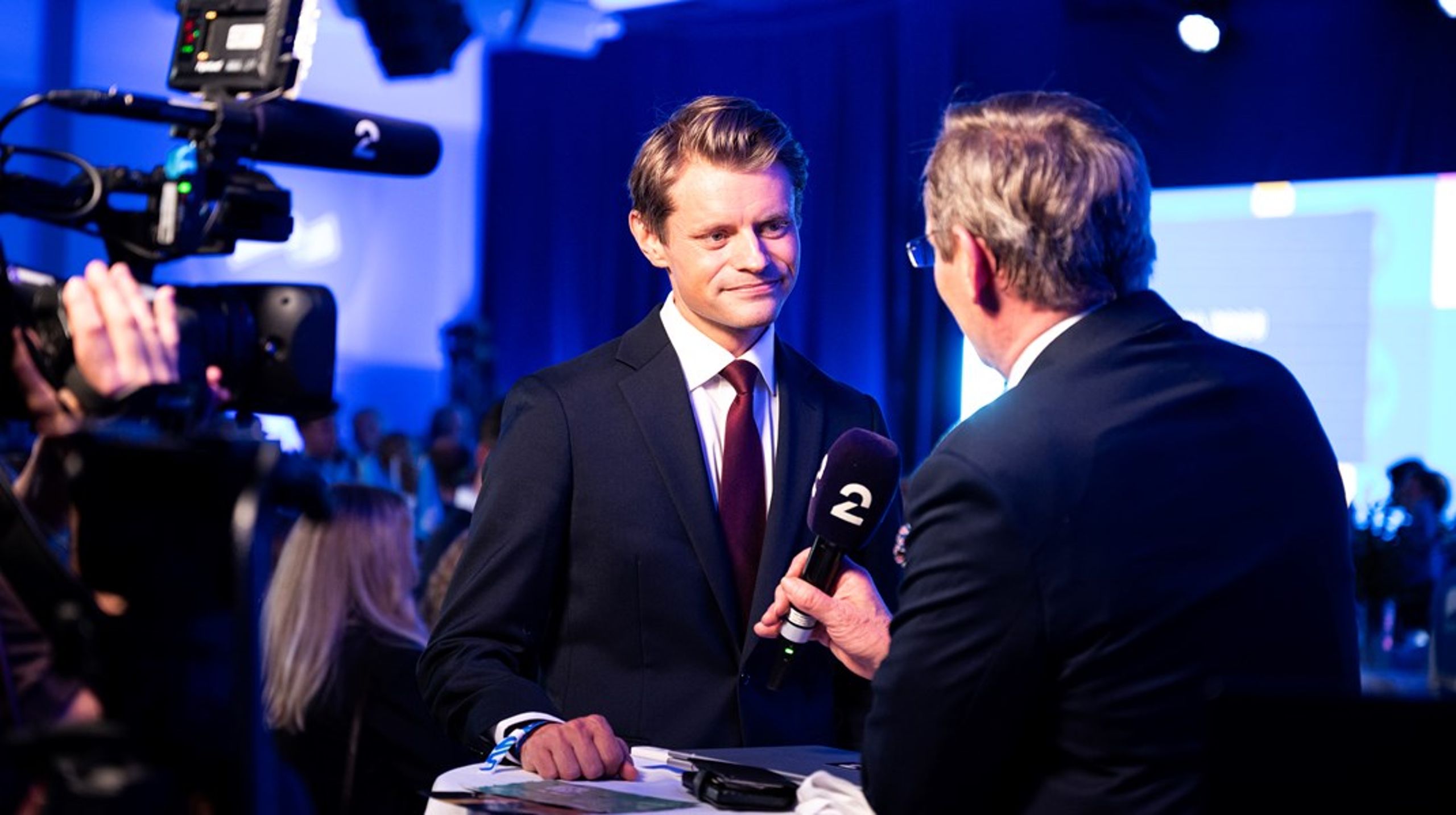 Det blir store omveltninger i Høyres ledelse etter det elendige valgresultatet, men nå er Peter Frølich ute av nestlederkampen.