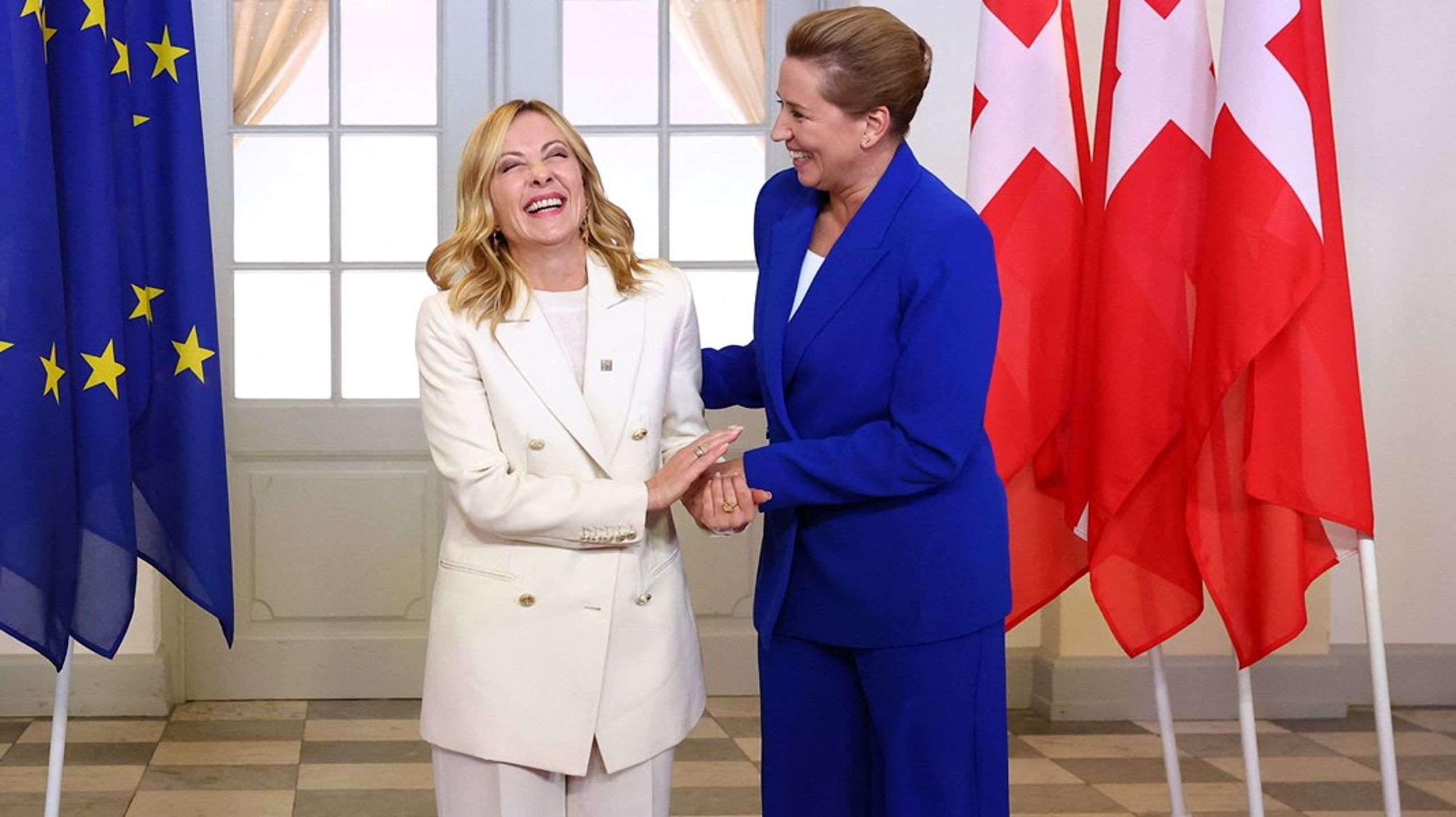 Alliansen mellom Giorgia Meloni og Mette Frederiksen er ingen selvfølge, men på innvandringsfeltet er de enige om at Europa må ta grep. Nå har de fått med seg flere land om en erklæring som vil innebære en&nbsp;klar skjerpelse. Norge er også med.&nbsp;
