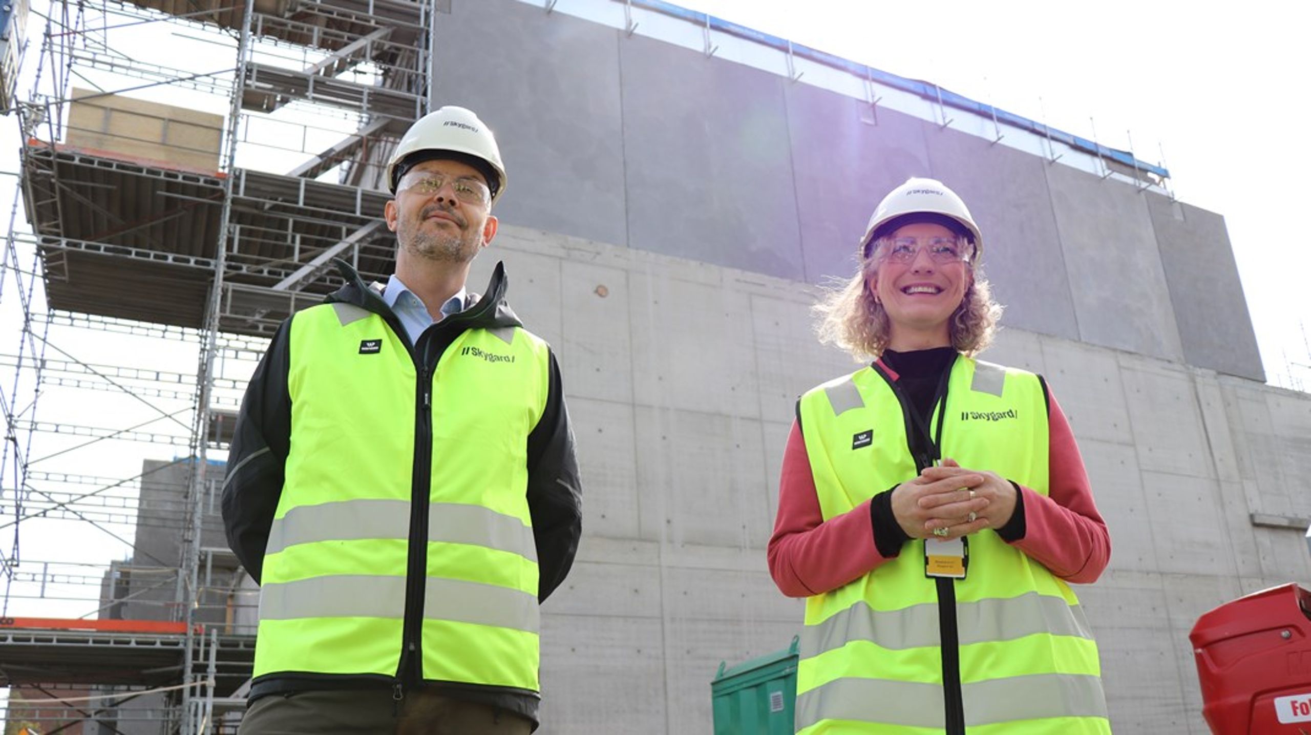 Digitaliseringsminister Karianne Tung på besøk hos datassenteroperatøren Skygard i vår. Her sammen med Nkom-direktør John-Eivind Velure, som sitter på oversikten over alle datasentre i hele Norge.