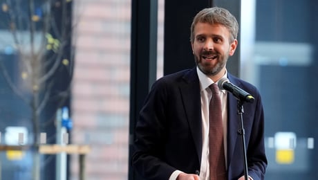 Møter pauserom-kritikk med «jordnær» løsning: – Må spørre oss hvordan dette i det hele tatt er mulig, svarer Sp