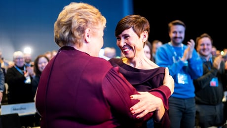 I helgen ble Høyre litt mer lilla, mørkeblått, konservativt og modigere – men mest av alt veldig lettet for å komme seg videre