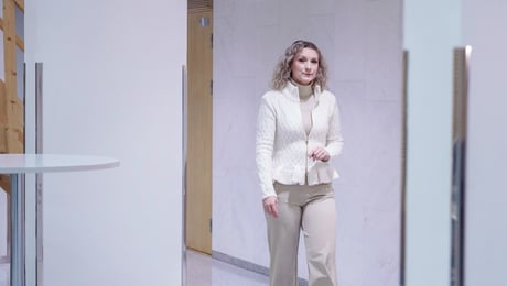 Tung mener embetsverket er «forsiktige» i sløseridebatten, og gir en like forsiktig oppfordring om å utforske handlingsrommet