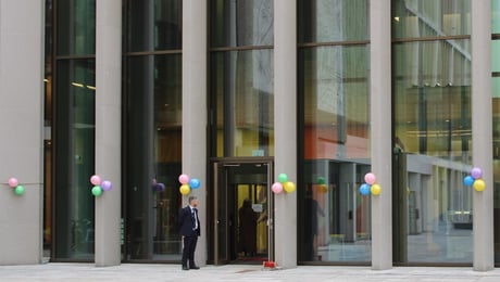 UD er ferdigflyttet: – Nå må vi venne oss til det nye konseptet aktivitetsbasert arbeidsplass