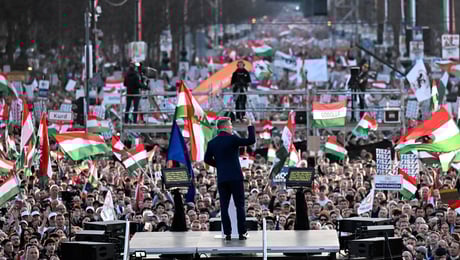 Ungarns forgiftede valg: Miljøskandalen som kan velte Orbán