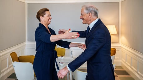 Danmark vil fornye kontroversielle strømkabler til Norge. Mette Frederiksen planla å ta opp saken direkte med Støre