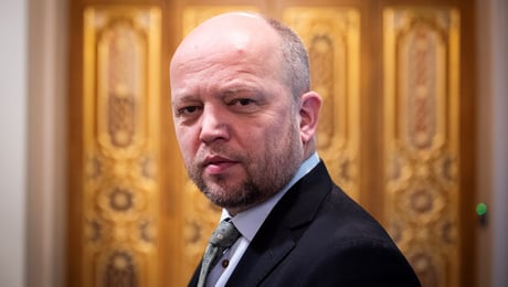 Vedum og Støre kan bli kalt inn til PST-høring