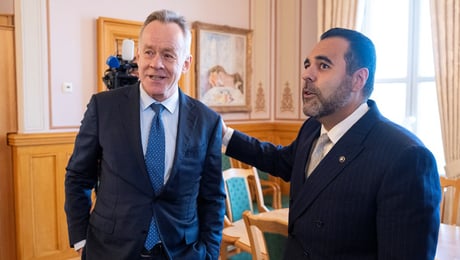 Dette skjer i politikken i uke 19: Første møte i Epstein-kommisjonen, høring om oljefondet og markering av frigjøringsdagen
