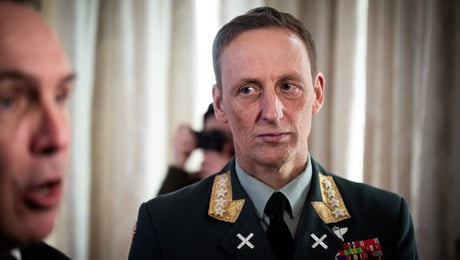 Forsvarssjefen kaller pensjonsfloken «uheldig». Kan stå overfor kostnadsbombe