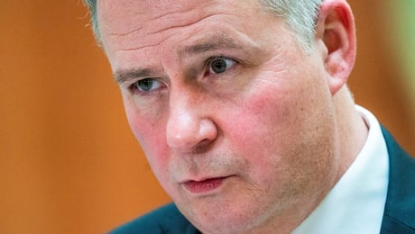 Amundsen åpner for større Nav-gjennomgang: – Fremstår som en dyp systemfeil