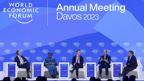 Brende intern favoritt til å overta som Davos-sjef