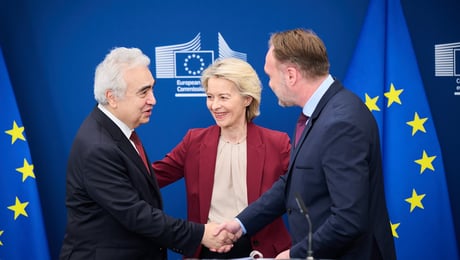 EU fremskynder sluttdatoen for russisk gass i Europa:  – Dette er begynnelsen på en ny æra