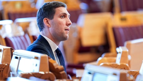 Flertall mot at regjeringens klimastatus skal behandles som en egen sak på Stortinget