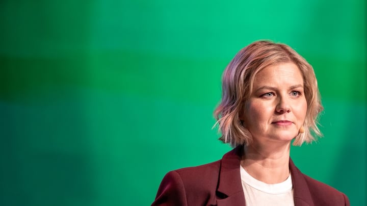 Stadig flere over 60 år mottar barnetrygd. Venstre mener ordningen bør moderniseres