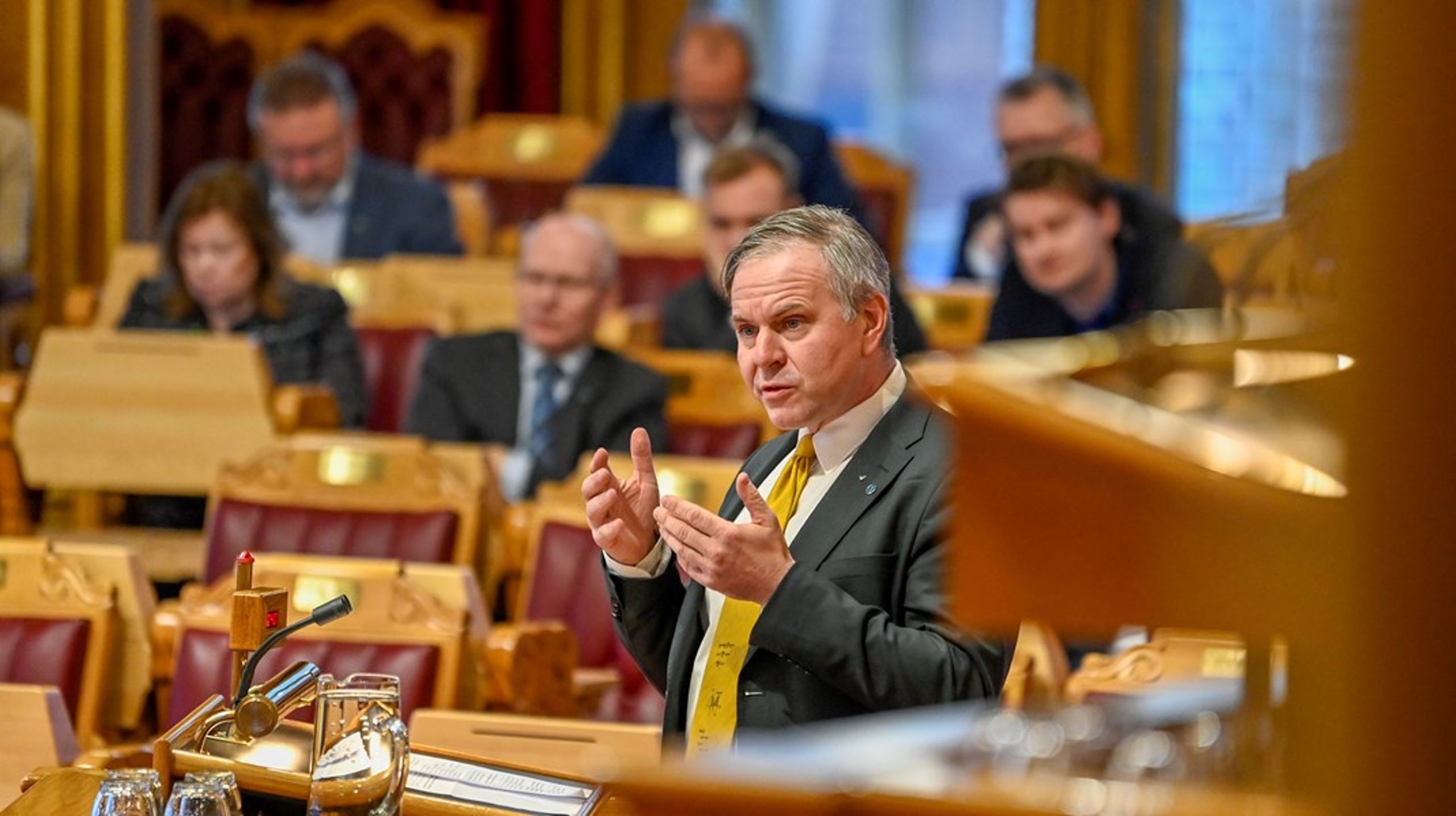 Stortingsrepresentant Alfred Bjørlo er en av tre Venstre-representanter som ønsker handling for at flere kan jobbe mer fleksibelt og lenger unna ordinær arbeidsplass.&nbsp;