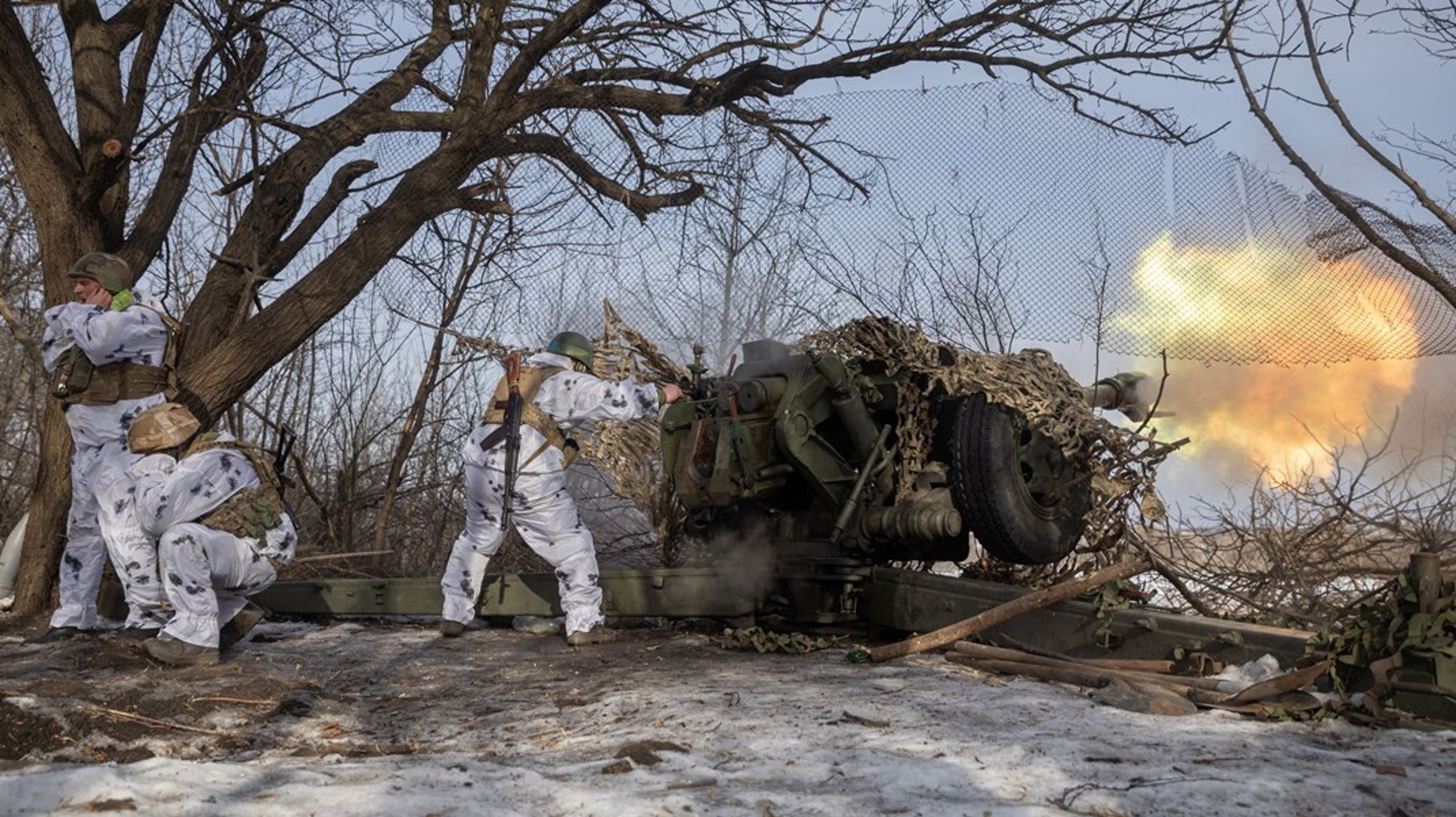 Det ukrainske artilleriet mangler ammunisjon for å kjempe mot den russiske invasjonen.