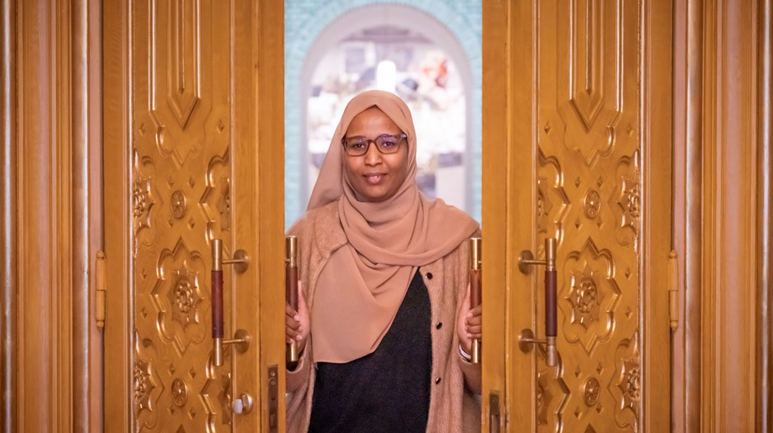 Nestleder i Sosialistisk Venstreparti, Marian Hussein, er født i Somalia og ble valgt inn på Stortinget i 2021. Hun&nbsp;er den første stortingsrepresentanten med afrikansk bakgrunn og den første som bruker hijab.&nbsp;