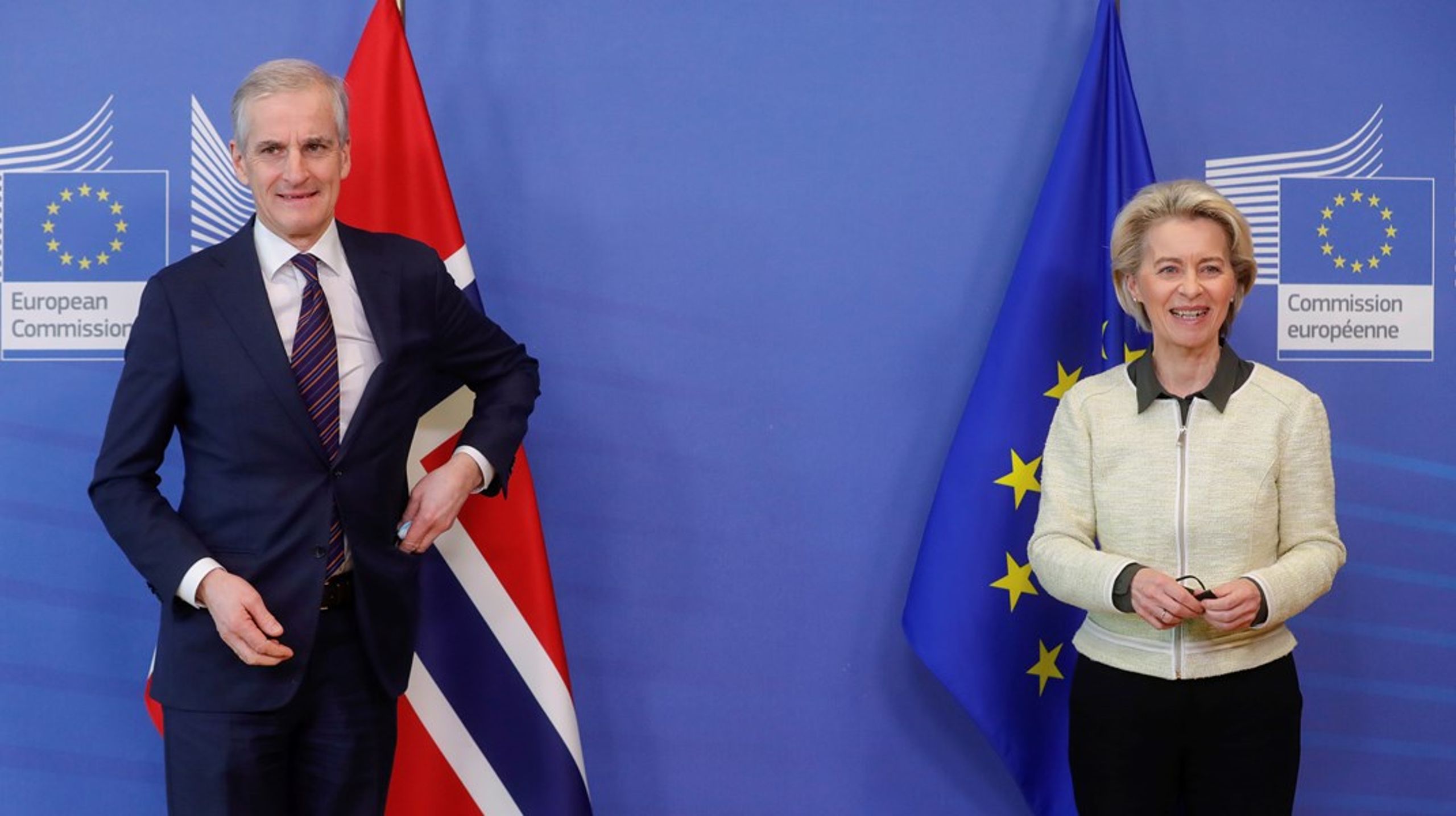Norges statsminister Jonas Gahr Støre var i Brussel mandag for å møte EU-kommisjonens president Ursula von der Leyen. Sammen&nbsp;signerte de en avtale om en grønn allianse mellom Norge og EU før de reiste videre til Nordsjøtoppmøte i Oostende, Belgia.
