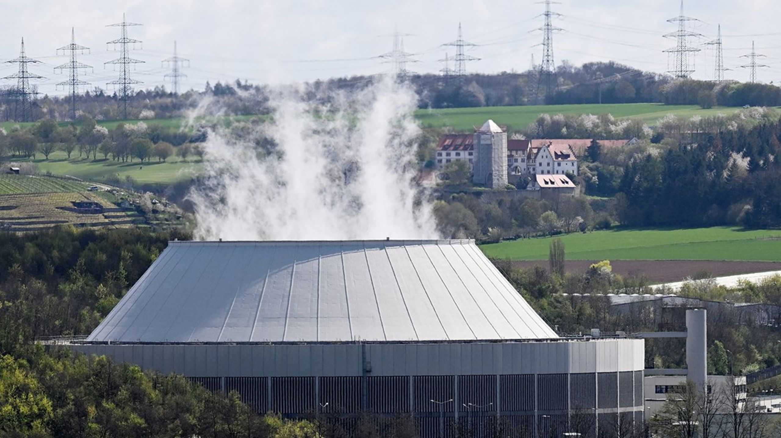 Det danske klimarådet anbefaler ikke å satse på kjernekraft i Danmark. Her er Tysklands siste kjernekraftverk avbildet. Kjernekraftverket&nbsp;Neckarwestheim ble stengt ned 15. april.