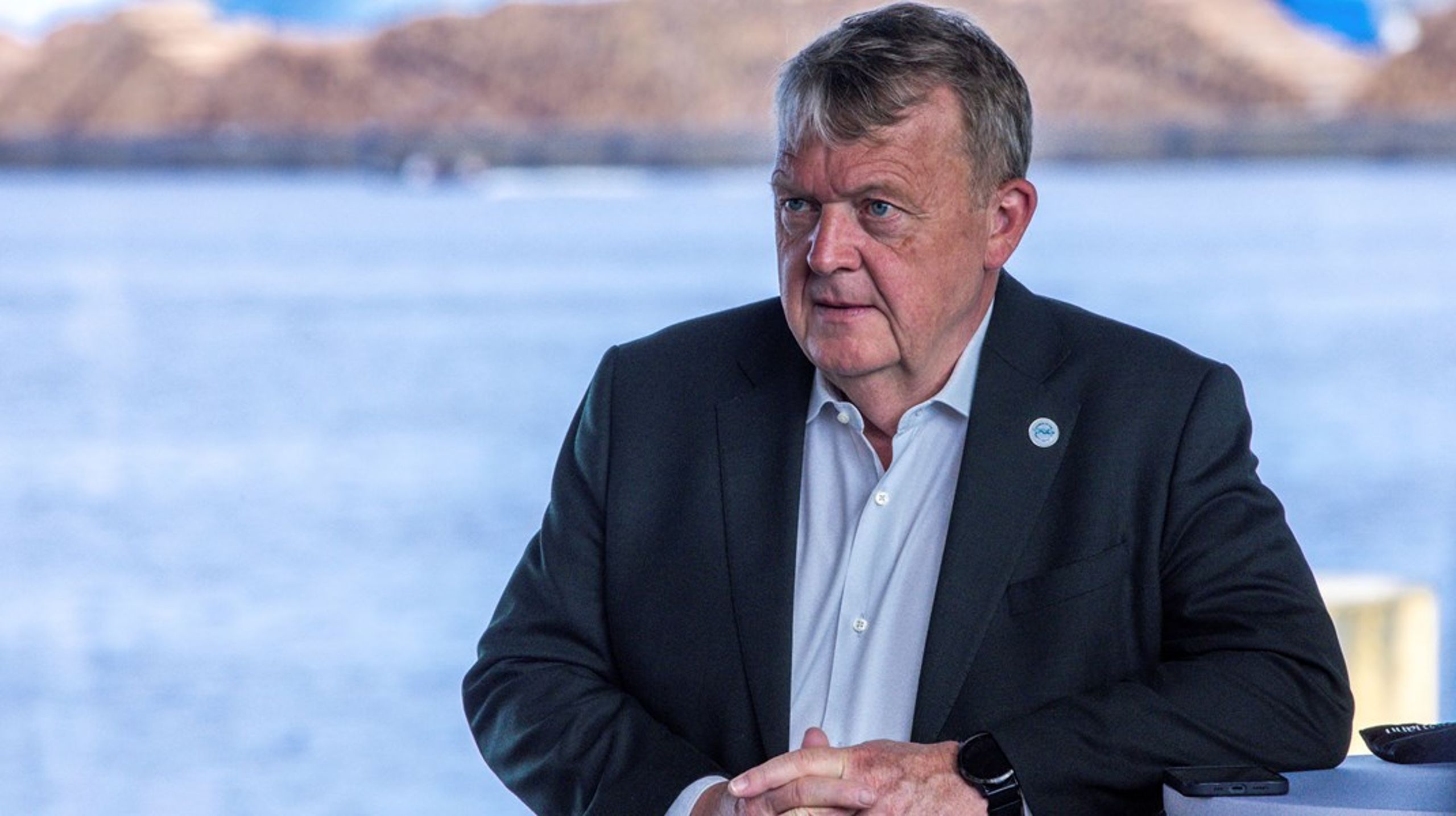 Danmarks utenriksminister Lars Løkke Rasmussen (Venstre) er for tiden er travelt opptatt med å forberede arbeidet med en ny dansk europapolitikk, som kan danne grunnlaget for det danske formannskapet i EU våren 2025, skriver John Iversen.