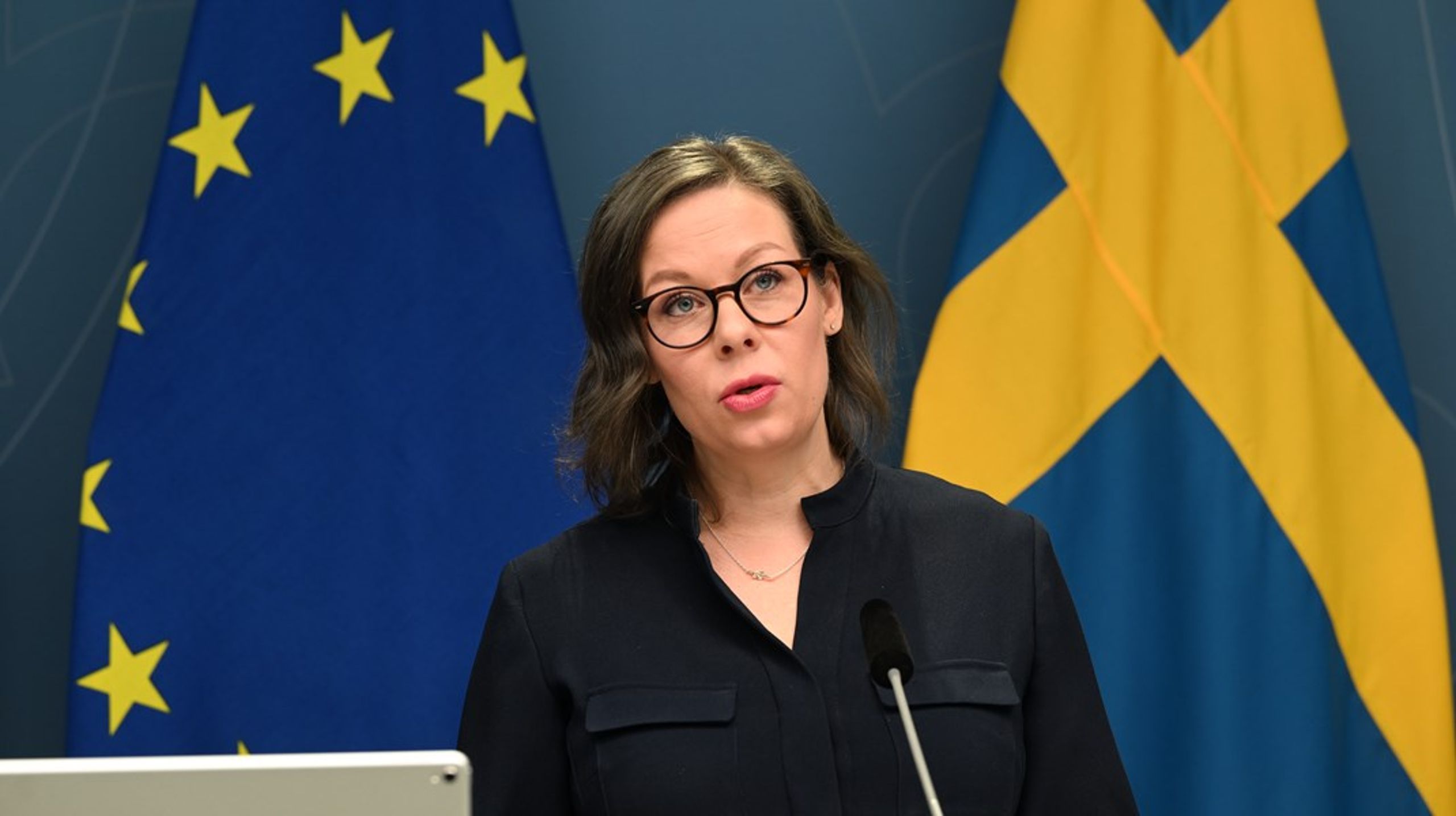Sveriges migrasjonsminister Maria Malmer Stenergard (Moderaterna) mener anmeldelsesplikt er et vanskelig tema, men nødvendig tiltak.