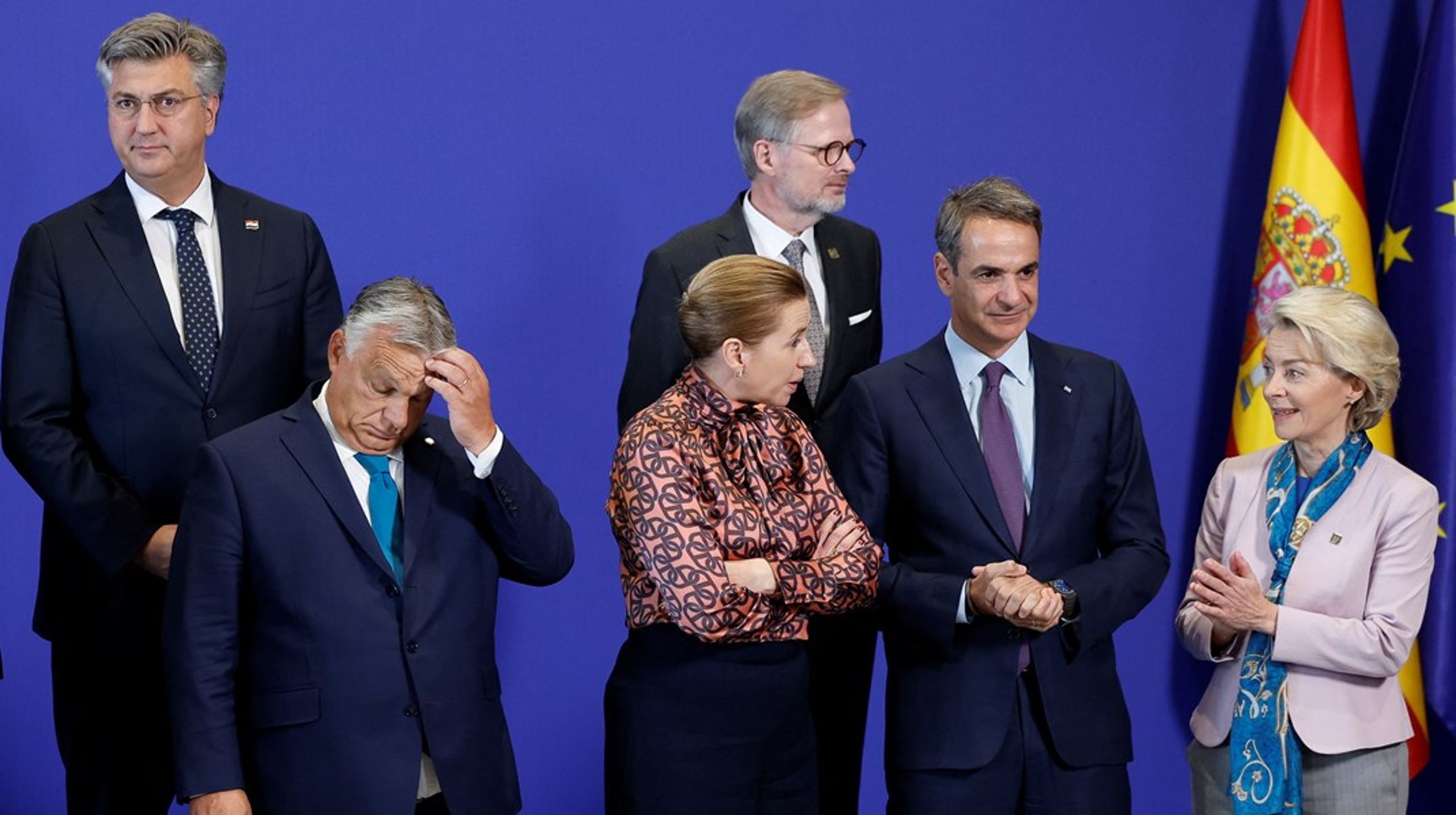 Var det tilsiktet av Danmarks statsminister Mette Frederiksen å vende Ungarns statsminister Viktor Orbán ryggen?