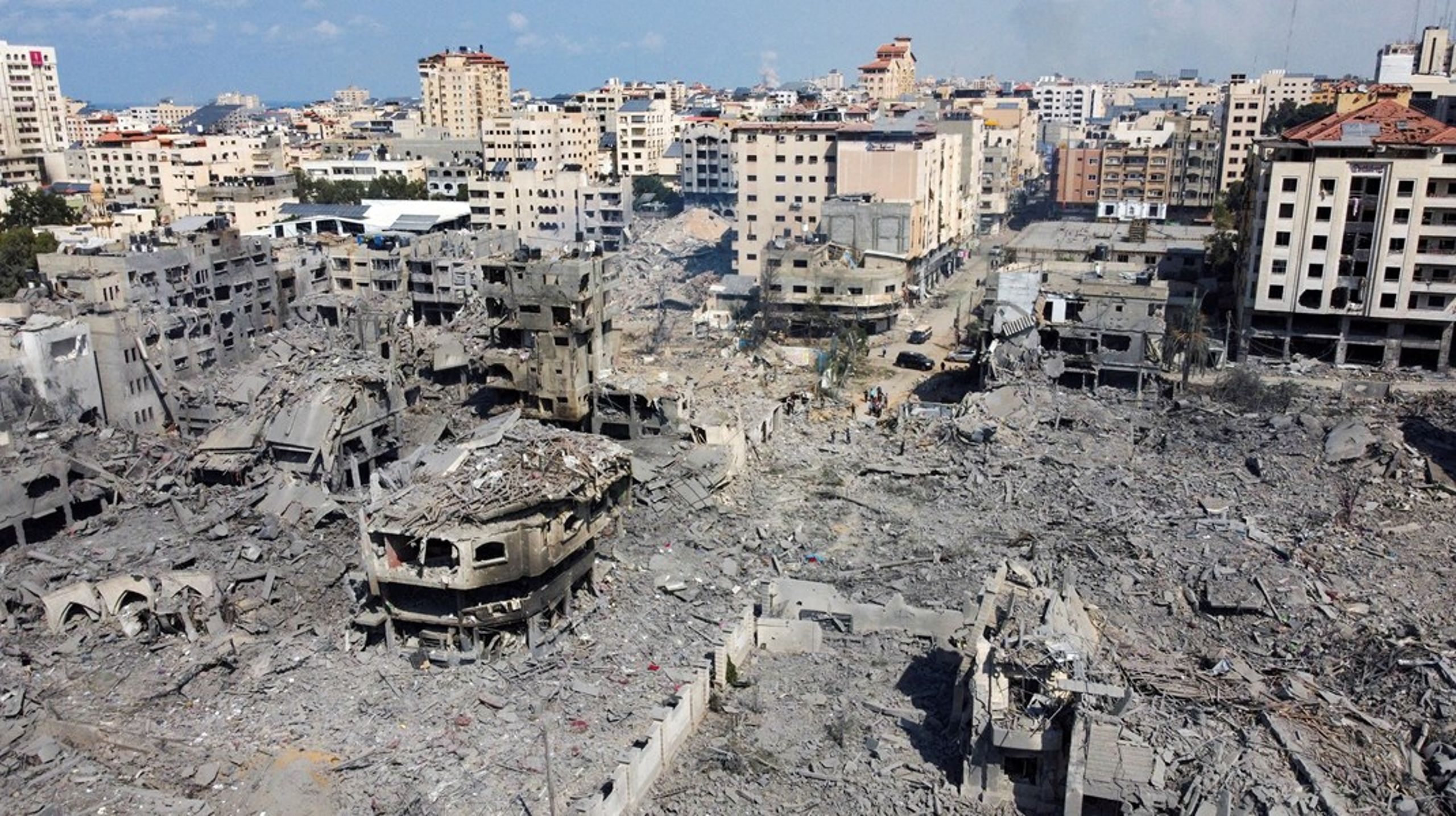Hele kvartaler i Gaza blir nå jevnet med jorden under den israelske hærens motangrep etter Hamas´ massive terrorangrep mot israelske sivile i helgen.&nbsp;