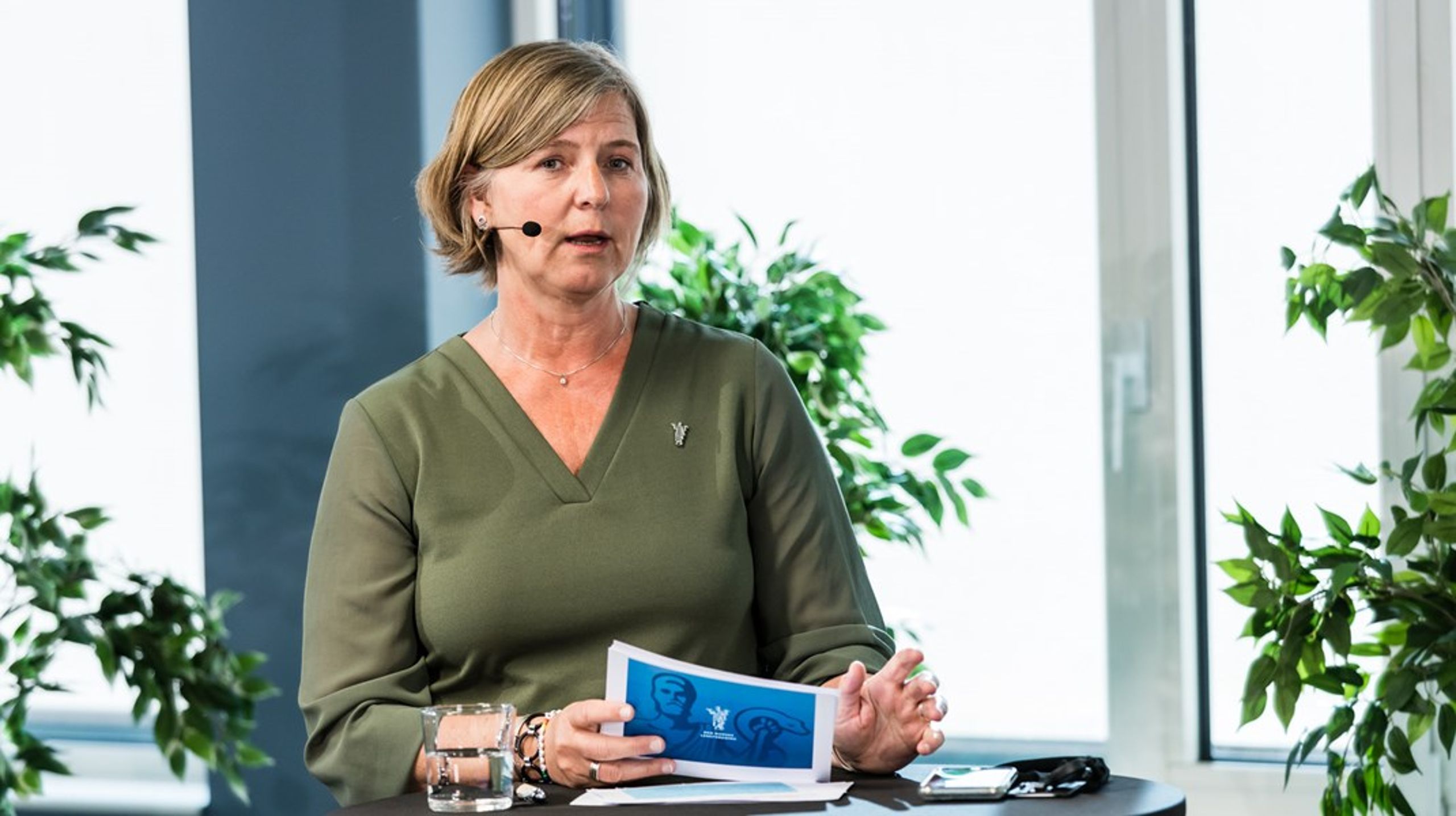 President i Legeforeningen, Anne-Karin Rime, er glad for at regjeringen oppretter 66 nye LIS1-stillinger, men hun mener at den reelle økningen bare er på 35 stillinger.